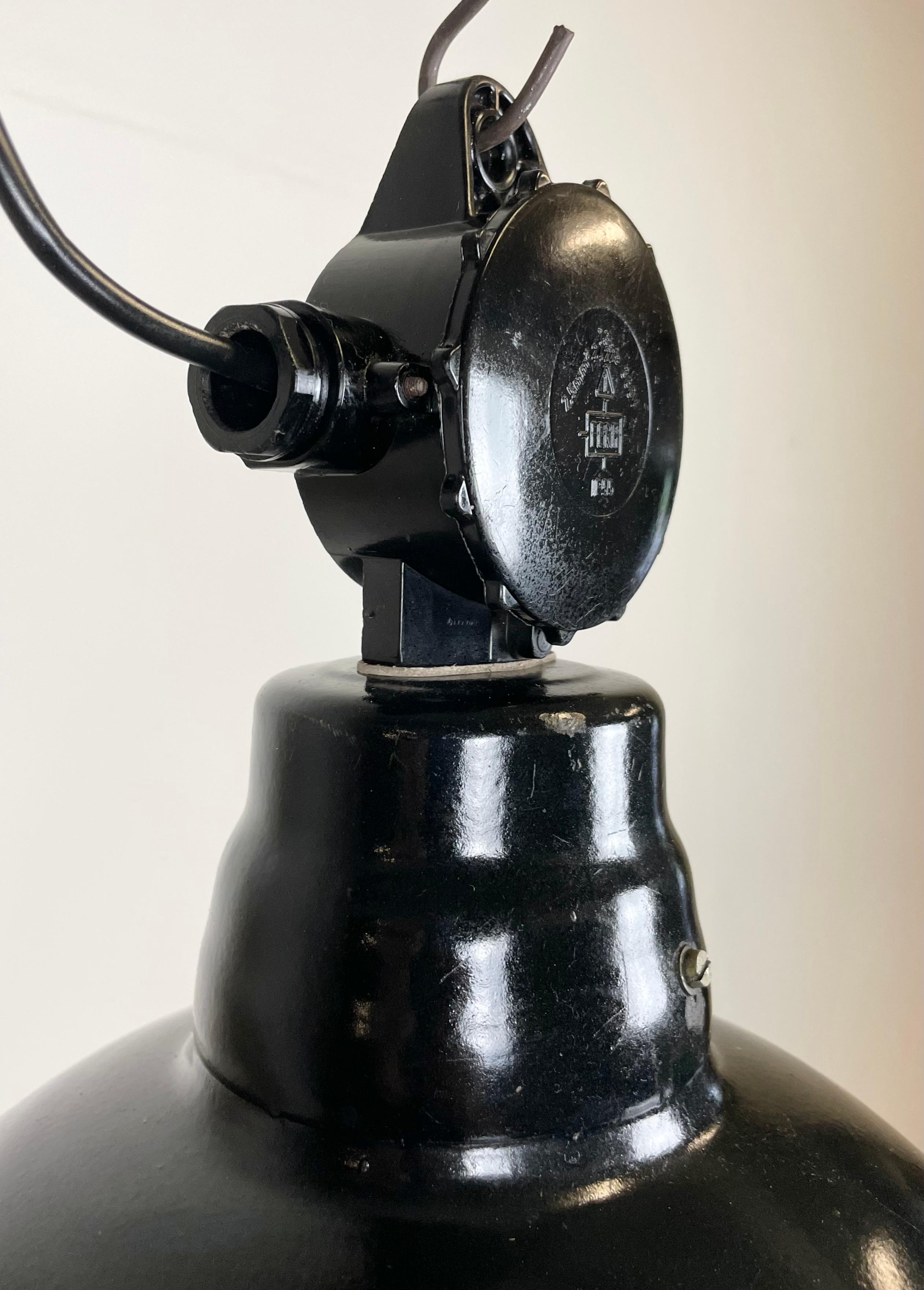 East German Black Enamel Factory Light by Lbd Veb Leuchtenbau Dresden, 1950s In Good Condition For Sale In Kojetice, CZ