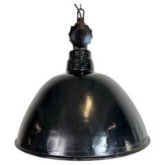 Lámpara de fábrica de esmalte negro de Alemania Oriental por Lbd Veb Leuchtenbau Dresden, años 50