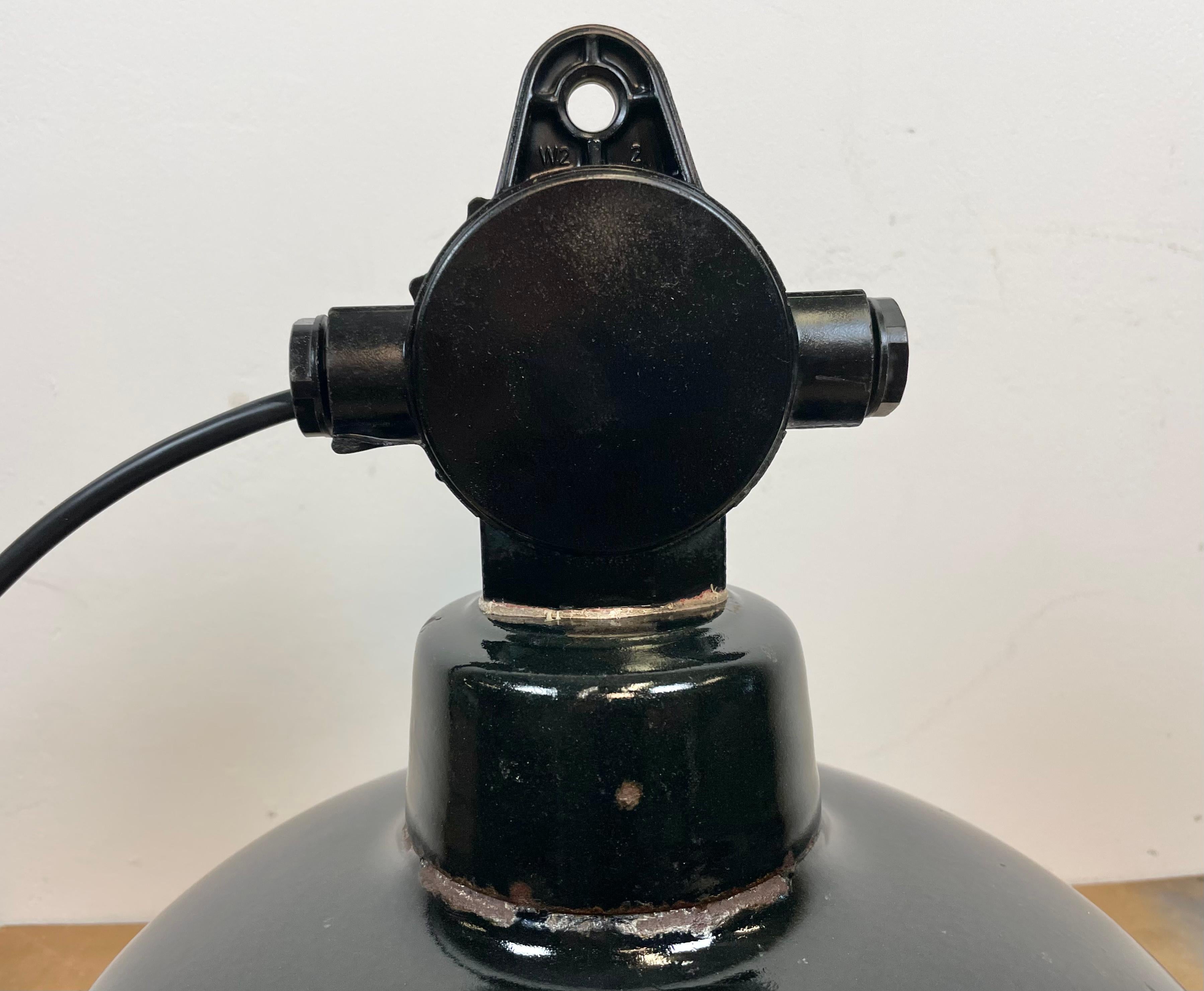 Lampe d'usine en émail d'Allemagne de l'Est par AND VEB Leuchtenbau Dresden, années 1950 en vente 6