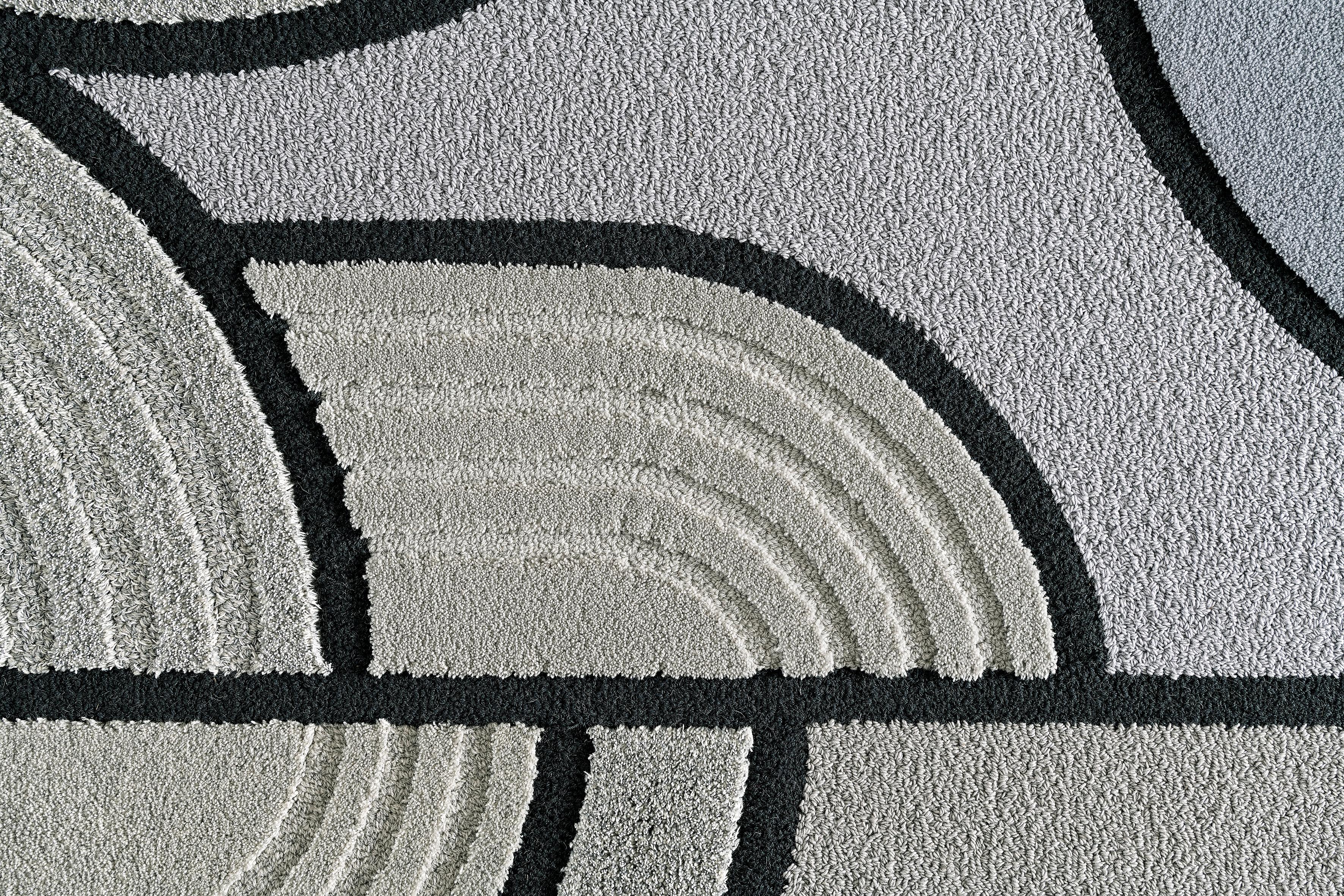 East of the Sun Teppich, grau, rechteckiger geometrischer Wollteppich, Lara Bohinc für Kasthall 1