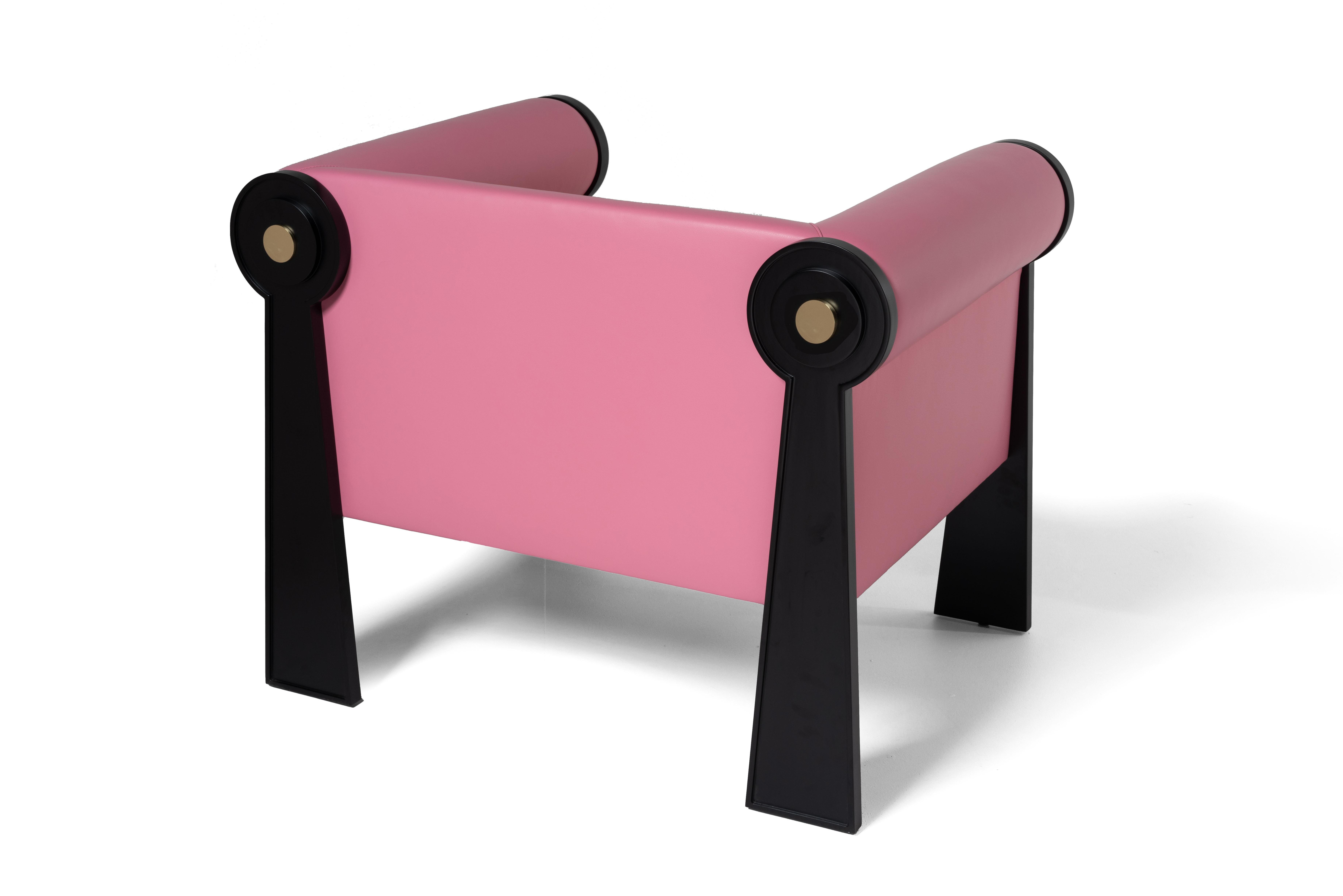 EAST SIDE Lounge Armchair Neoclassical Inspiration Pink Leather and Brass In New Condition For Sale In Lentate sul Seveso, Monza e Brianza