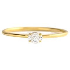 East to west oval cut moissanite ring
