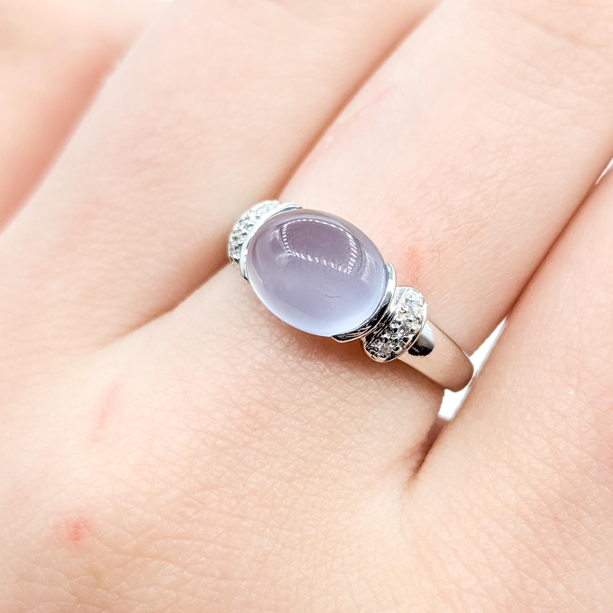 East West Chalcedony & Diamond Ring in 14k Cabujón en venta