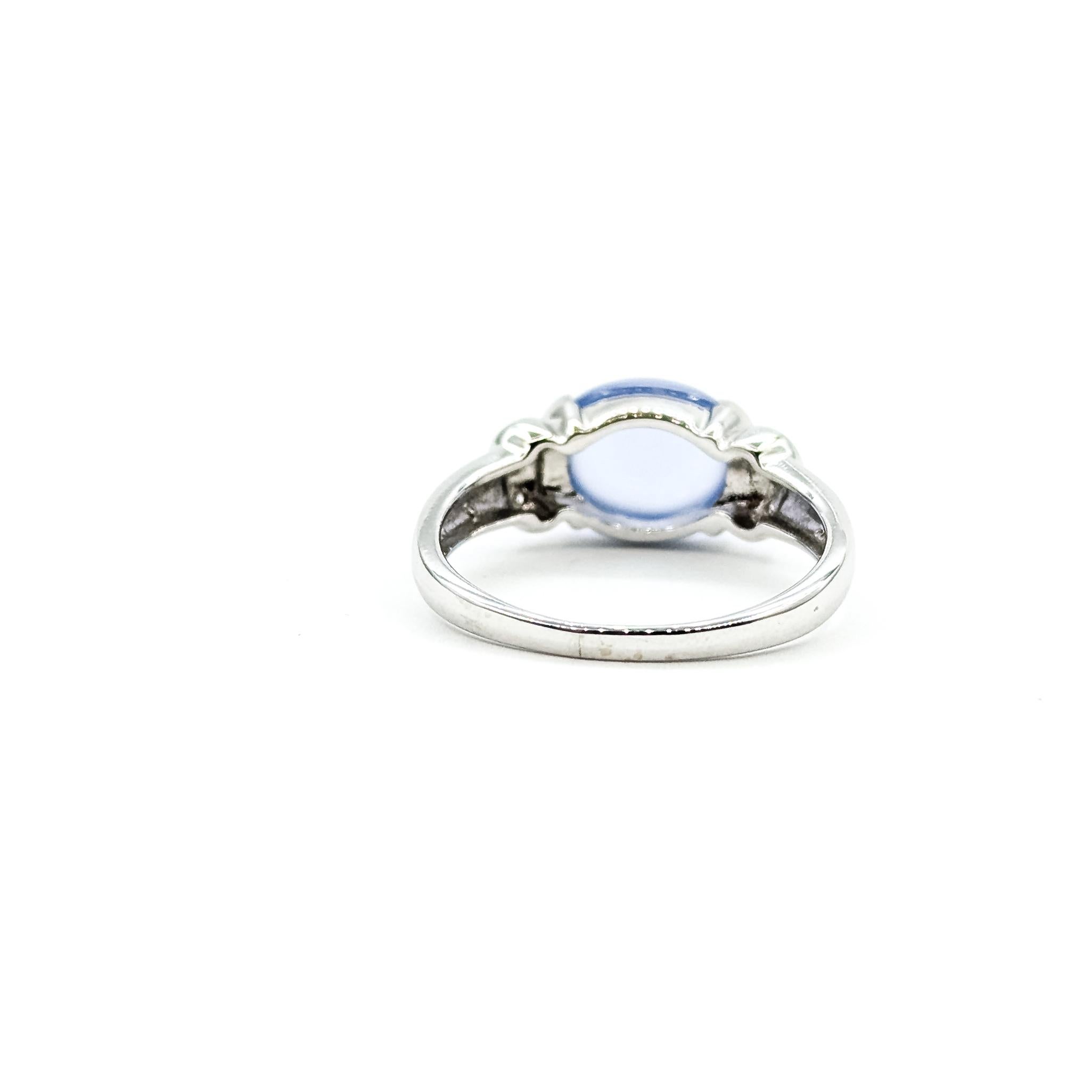 East West Chalcedony & Diamond Ring in 14k en venta 2