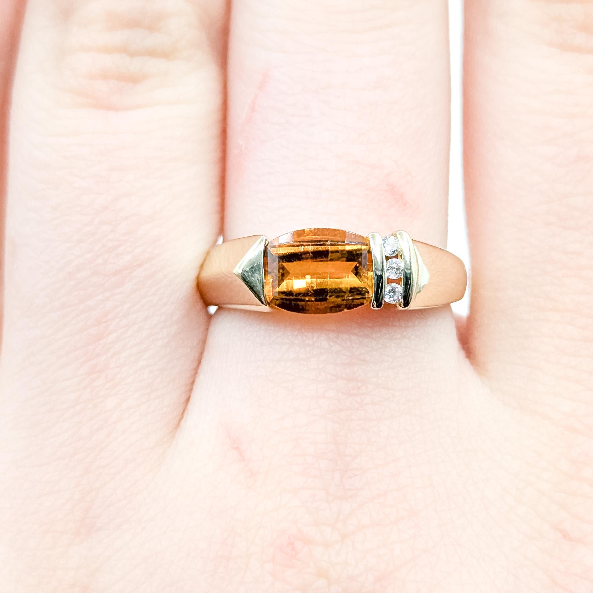 East–West Citrine & Diamond Ring in 14k Yellow Gold im Zustand „Hervorragend“ im Angebot in Bloomington, MN