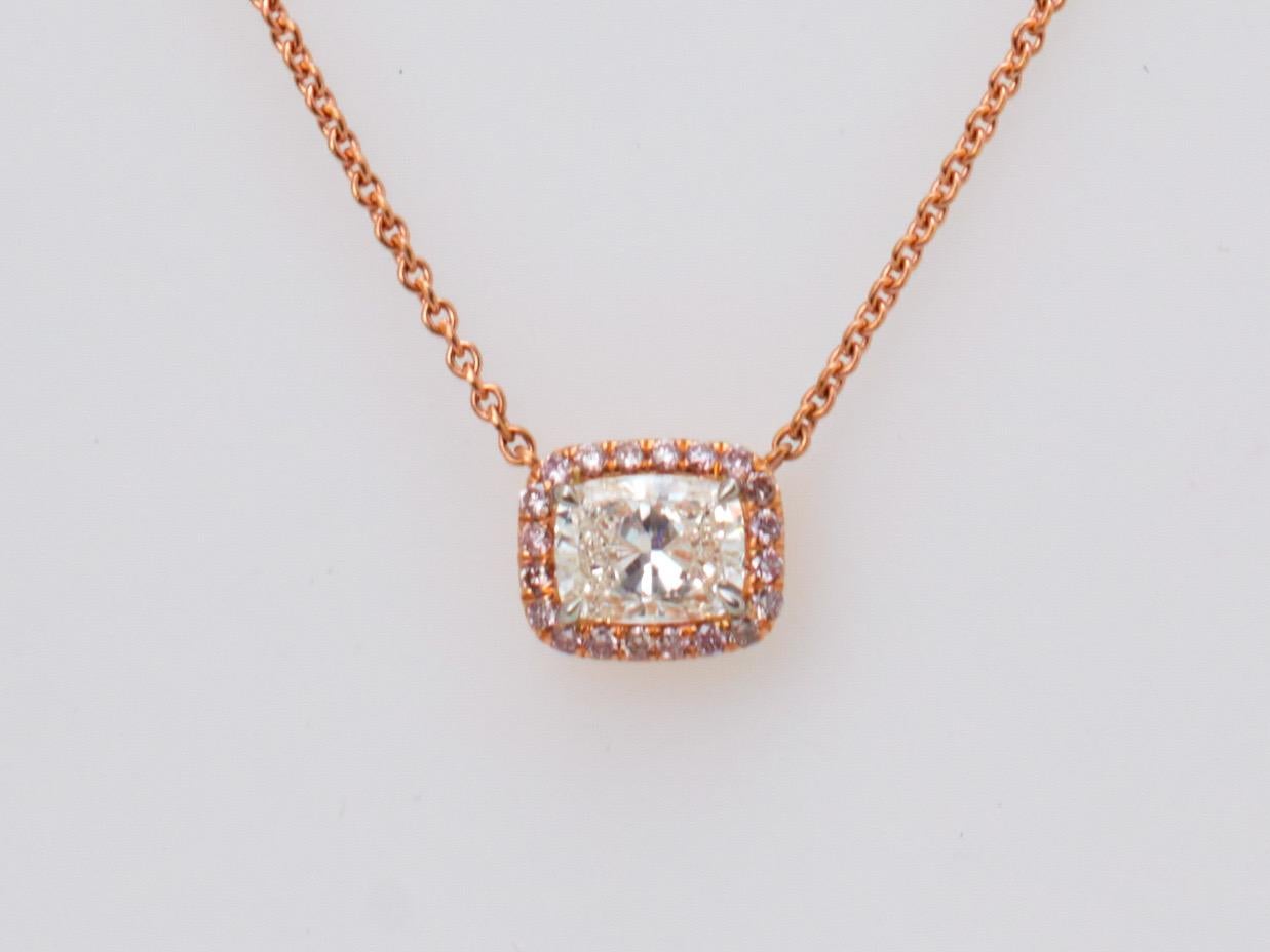 Contemporain Collier pendentif halo Est-Ouest en diamants taille coussin de 1,5 carat, certifi GIA en vente