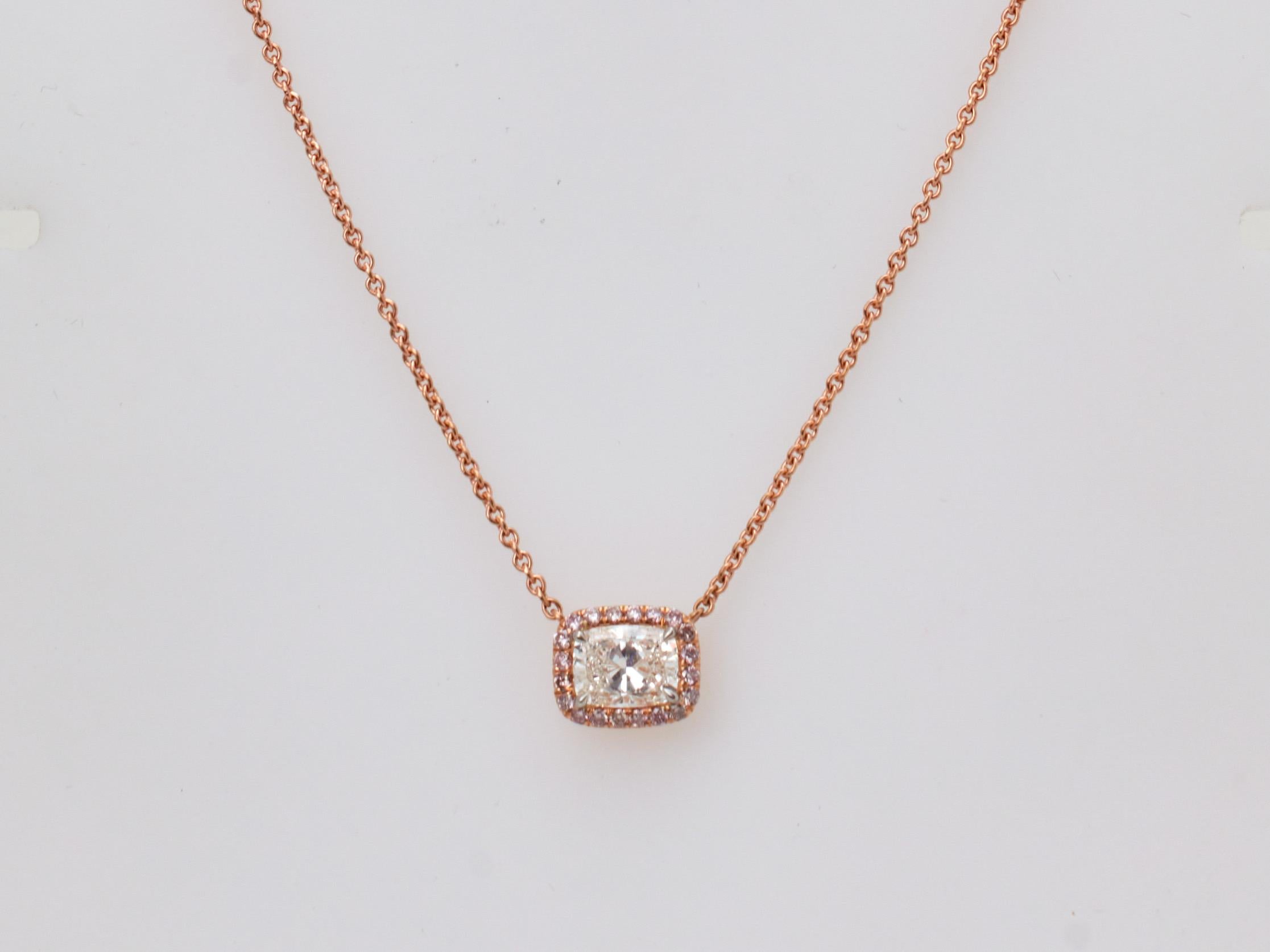 Collier pendentif halo Est-Ouest en diamants taille coussin de 1,5 carat, certifi GIA Neuf - En vente à New York, NY