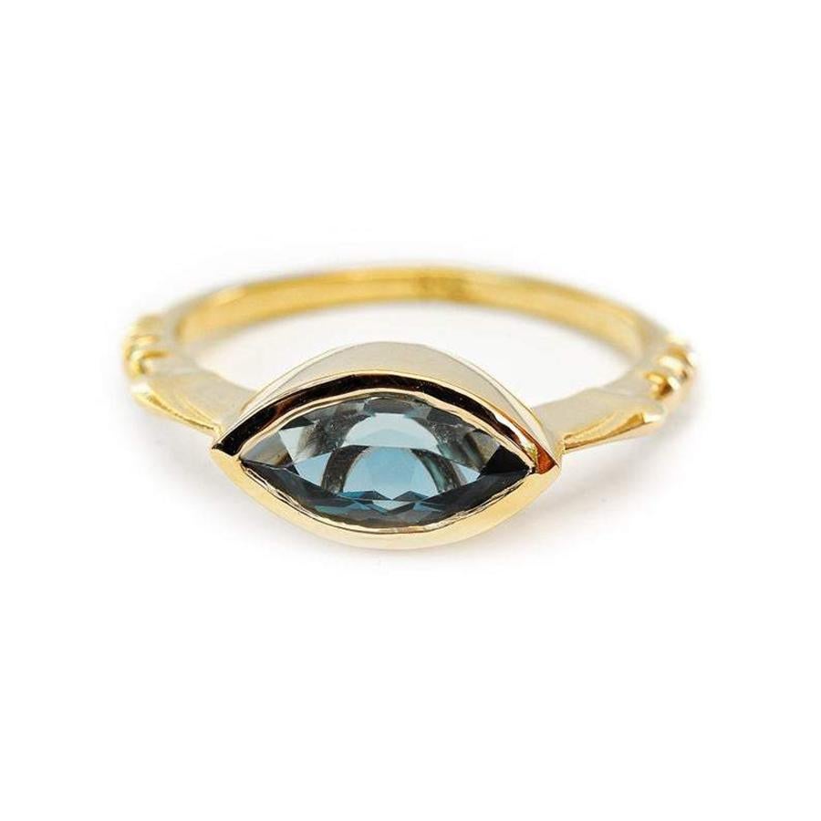 East West Marquise Bezel Set Blue topaz Wedding Three Ring Set - Illuminati Trio Neuf - En vente à Hertsliya, IL