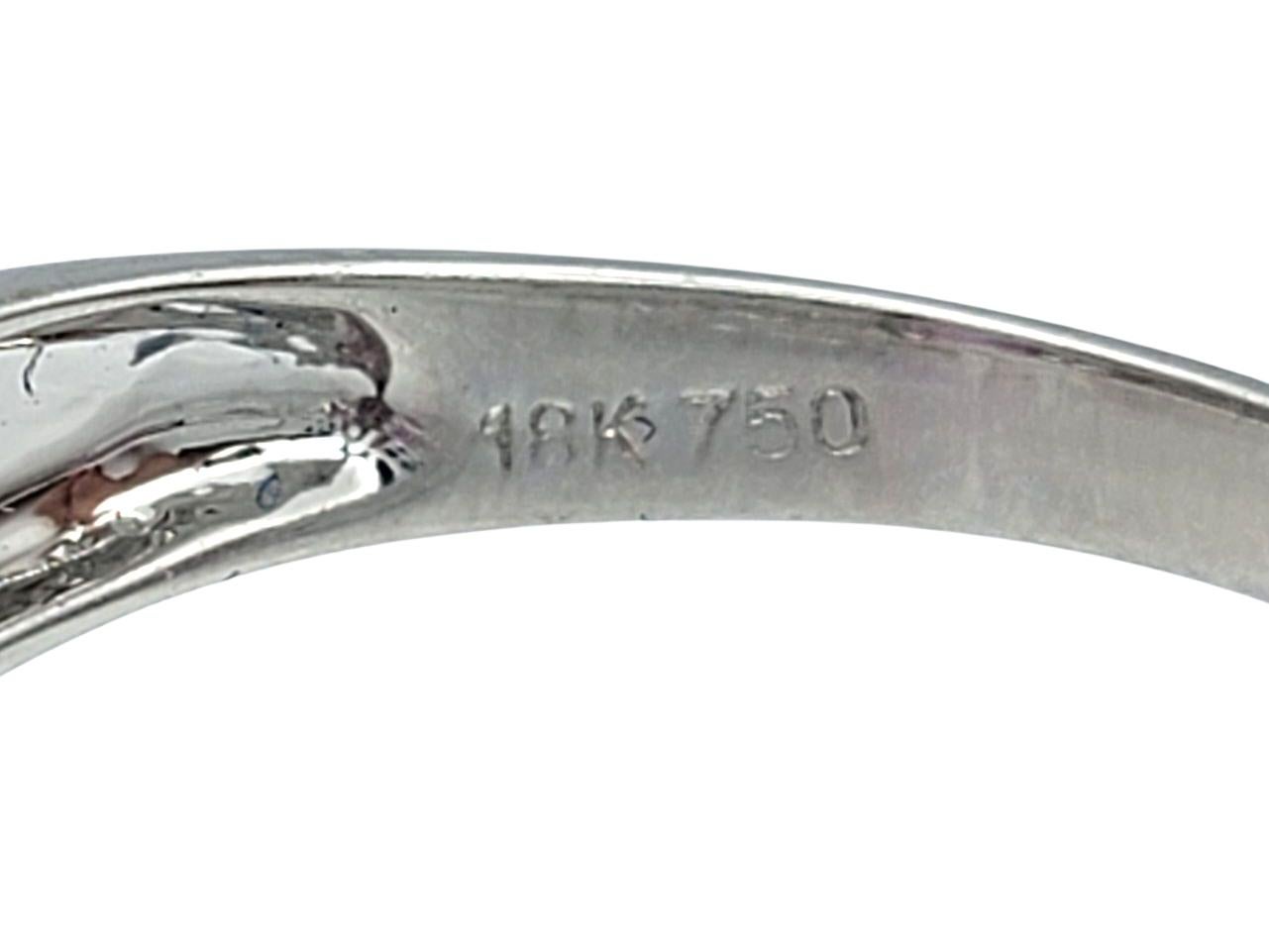 Anello East West con zaffiro rosa taglio ovale e pavé di diamanti in oro bianco 18 carati in vendita 2