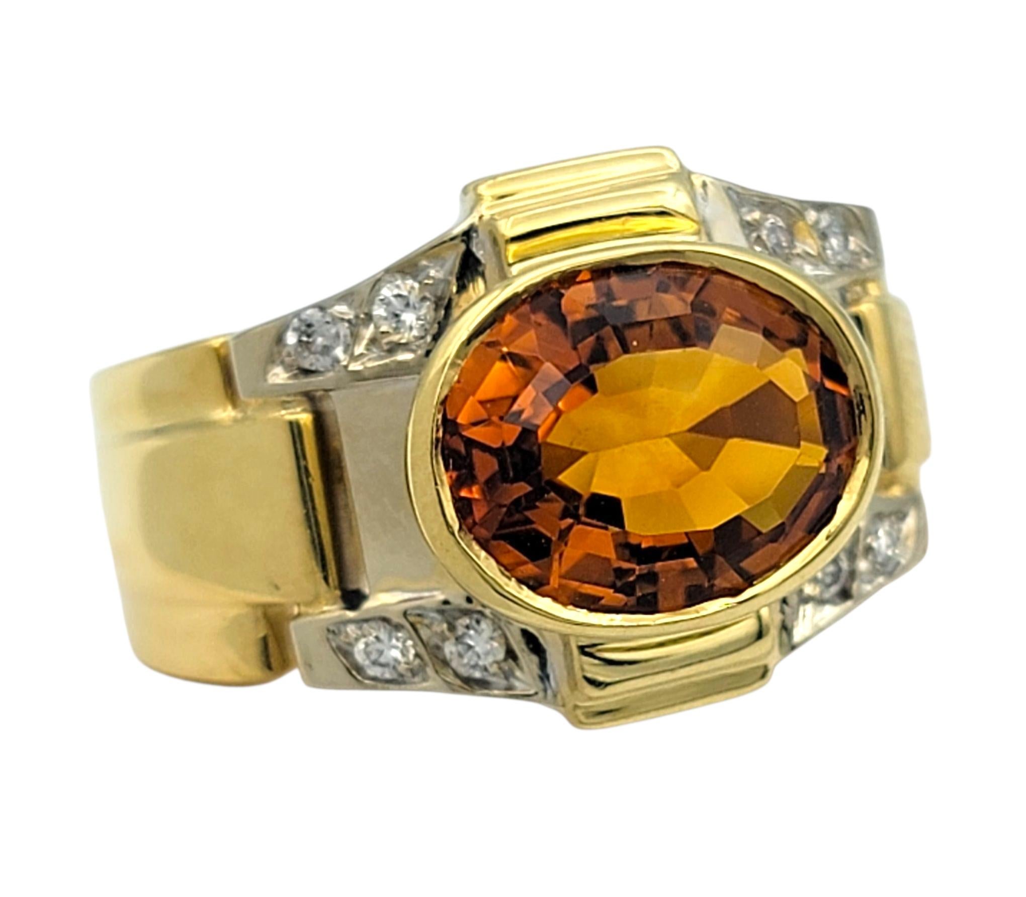 Taglio ovale Anello a fascia con citrino ovale e diamanti in oro bicolore 18 carati East West Set in vendita