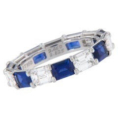 Anello a fascia in platino con diamante e zaffiro blu da 5,08 cttw in stile Oriente e Occidente