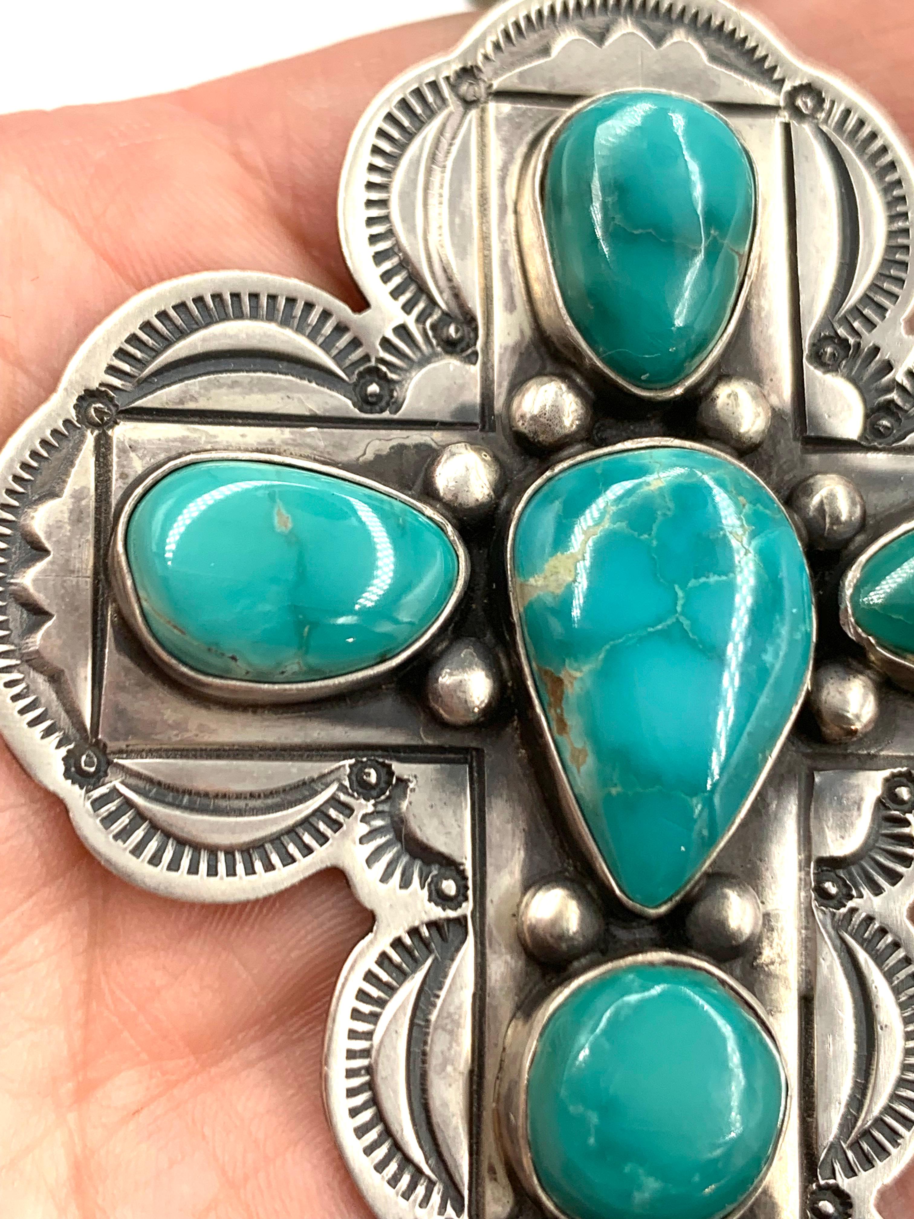 Ciondolo a forma di croce in argento con turchese blu di Pasqua di Paul Begay in vendita 8