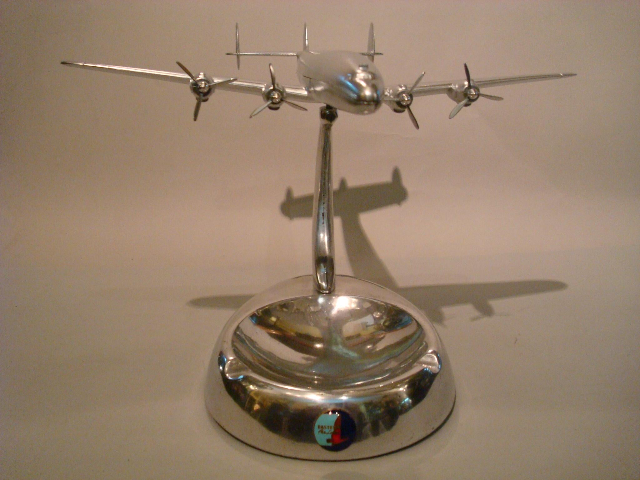 Eastern Air Lines Constellation Airplane Desk Model Ashtray, 1950s In Good Condition In Buenos Aires, Olivos