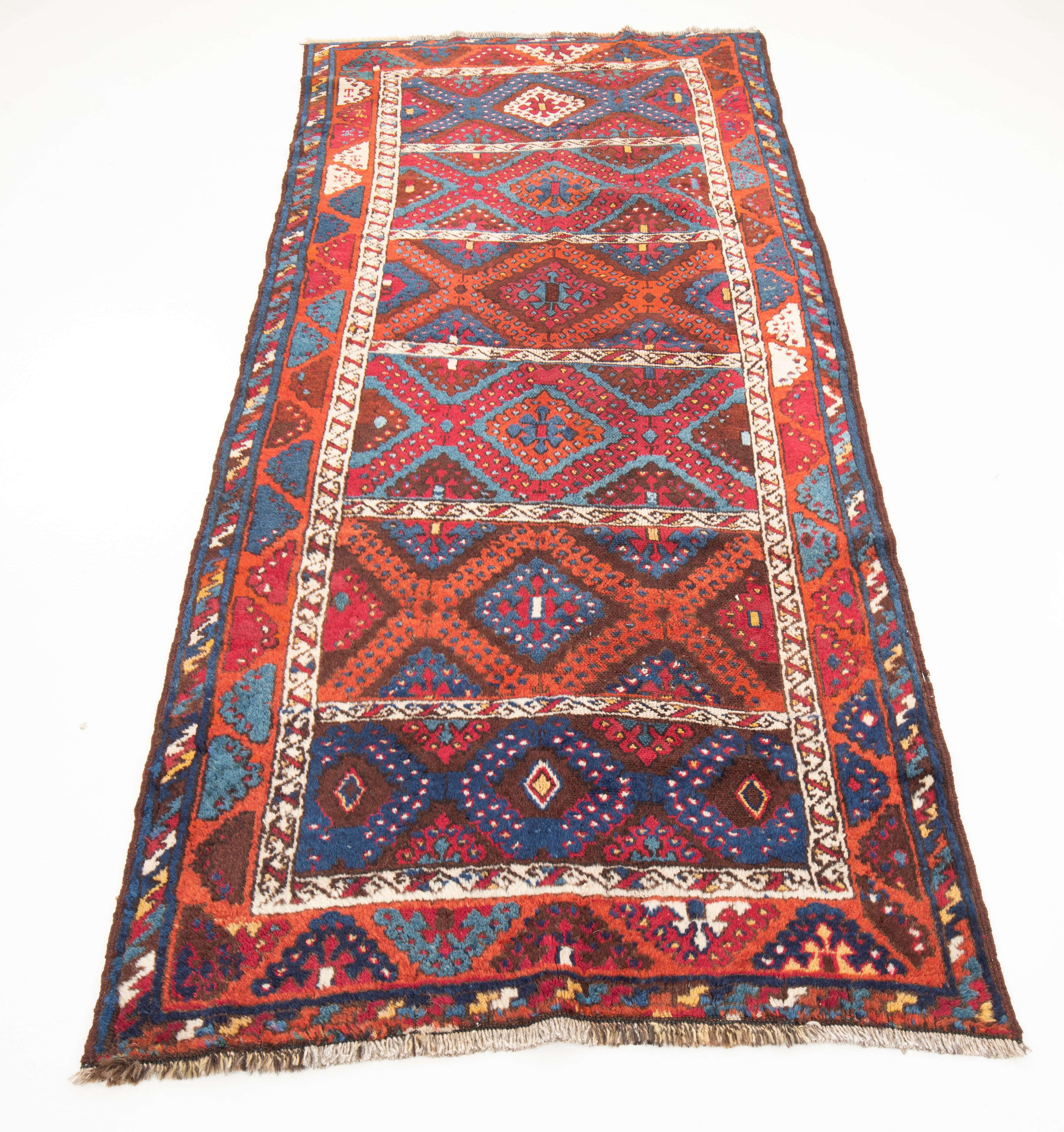 Nordostanatolischer Teppich, 19. Jahrhundert (Stammeskunst) im Angebot