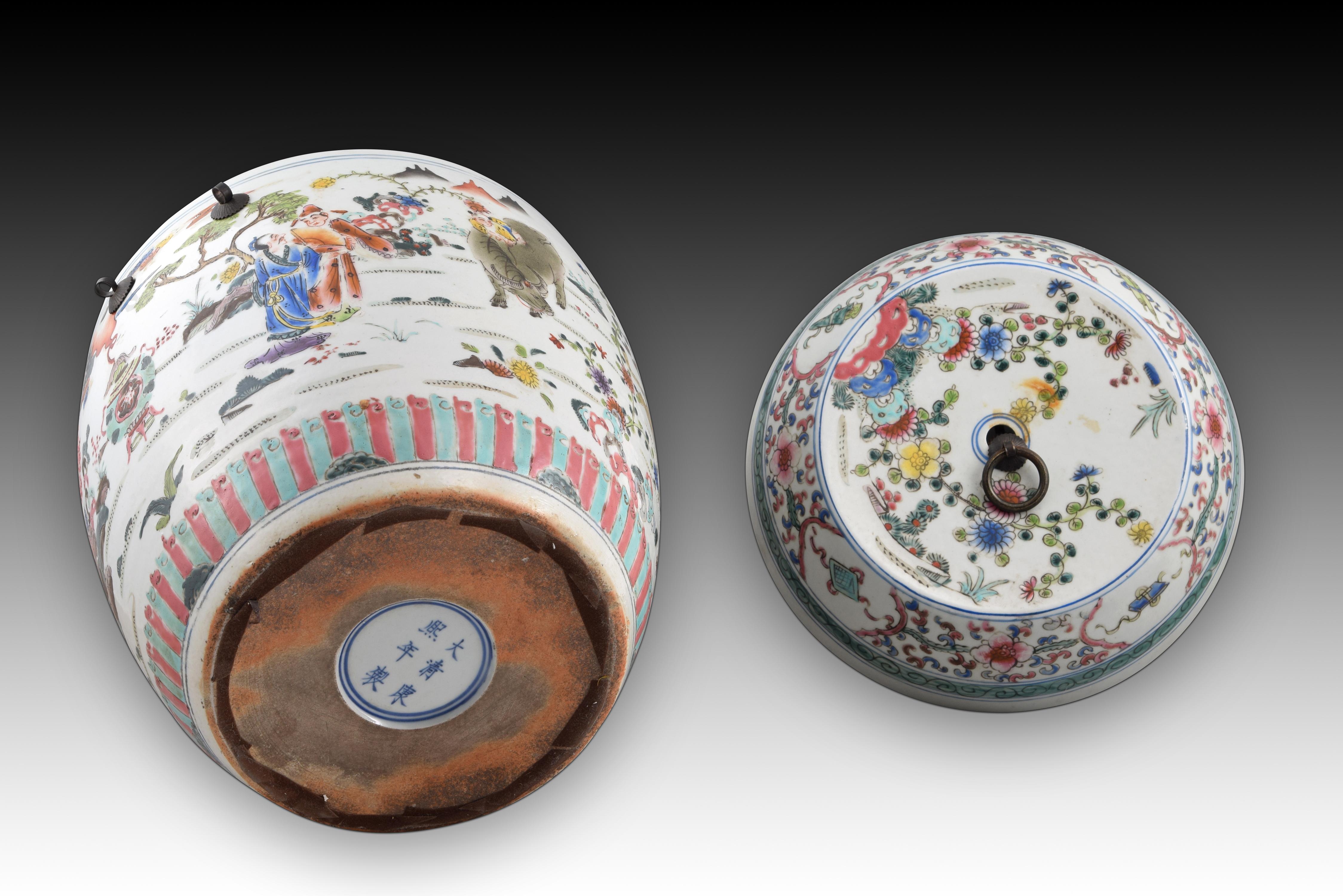 Eastern barrel-shaped container. Porcelain, metal. China 19th century. 3