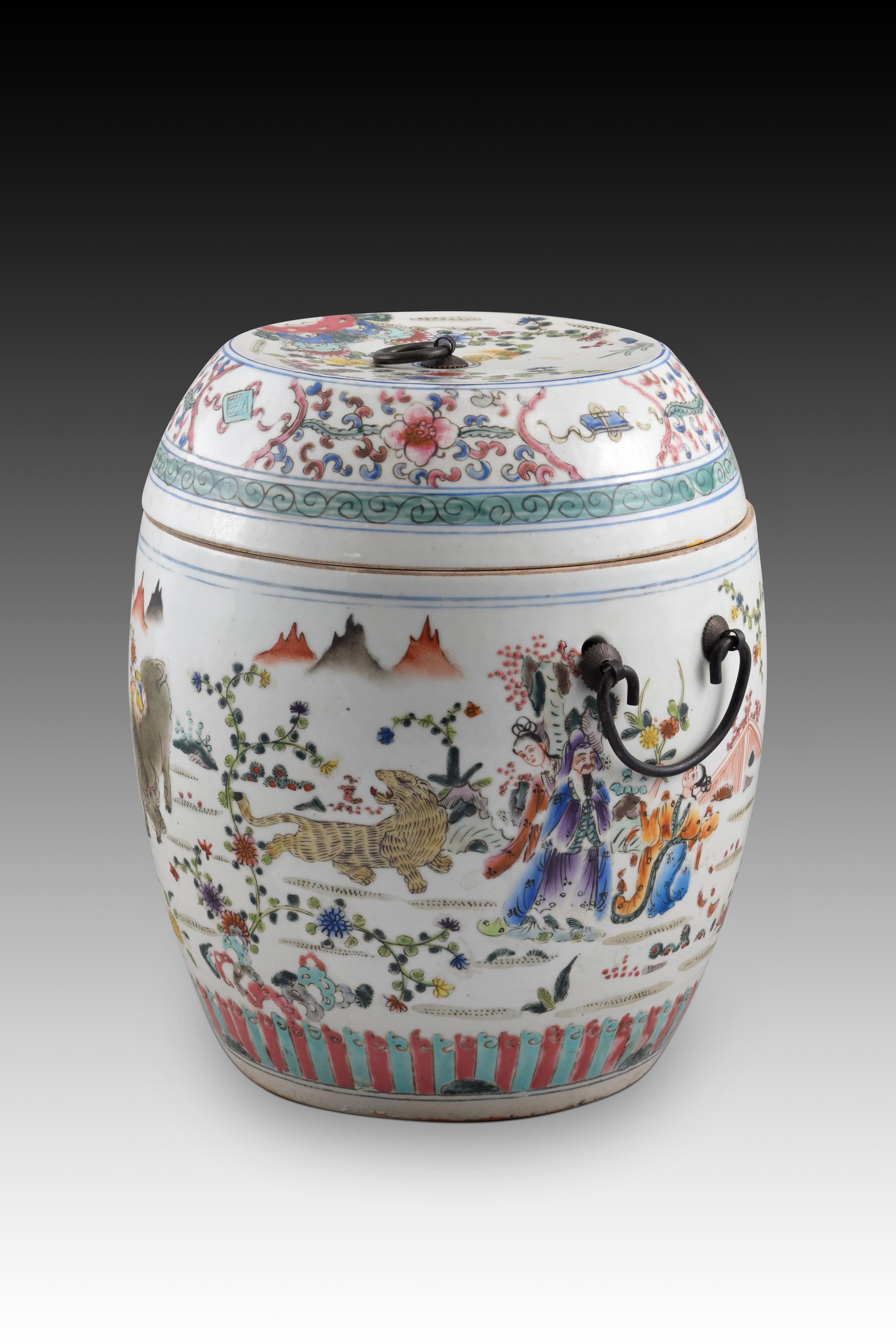 Eastern barrel-shaped container. Porcelain, metal. China 19th century. 5