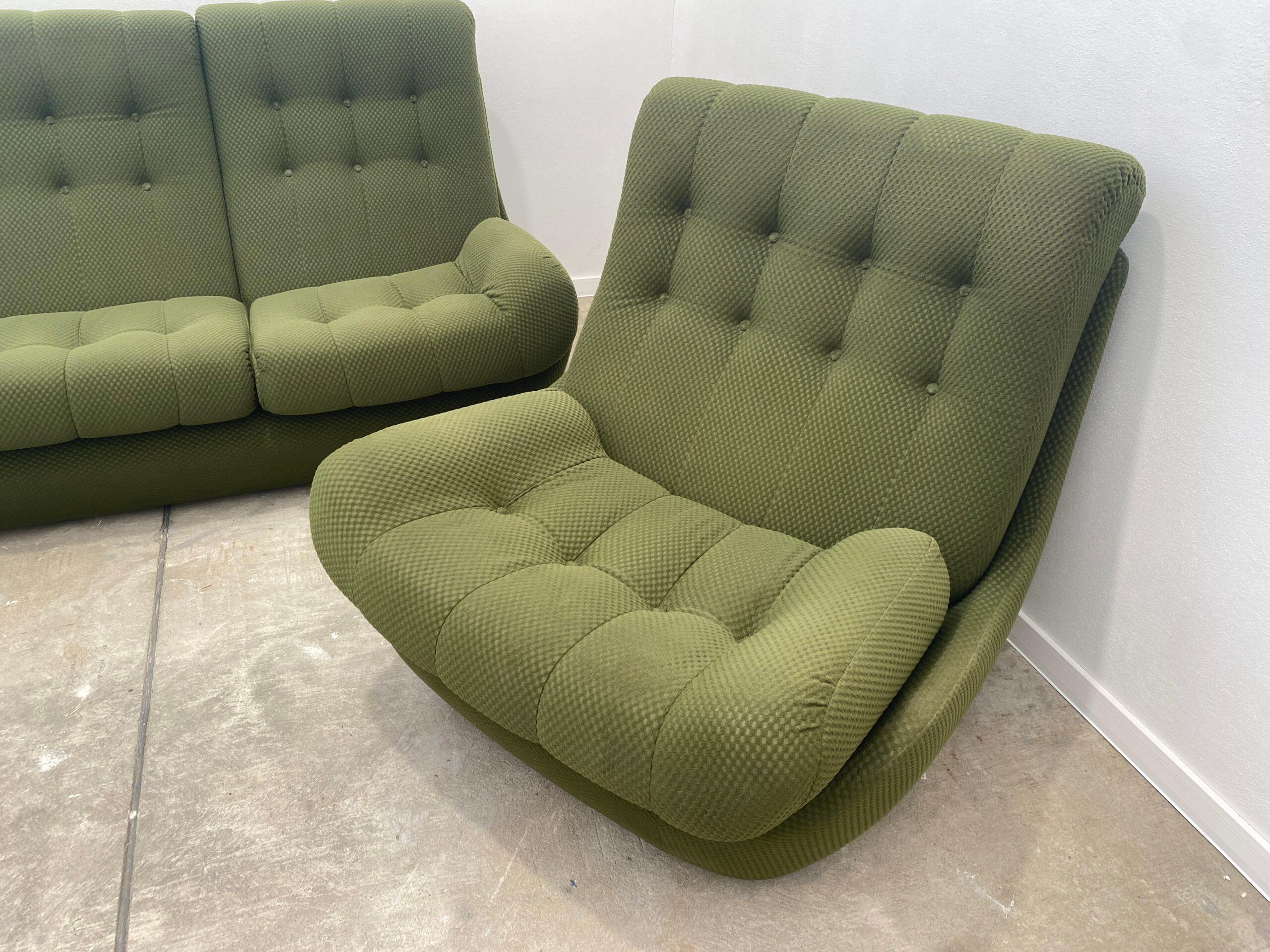 This  vintage living room set is a typical example of furniture design of the 1970/1980´s in the former Czechoslovakia. It was made by JITONA company in the 1970´s.

This living set was one of the most sought after in Czechoslovakia and was one of