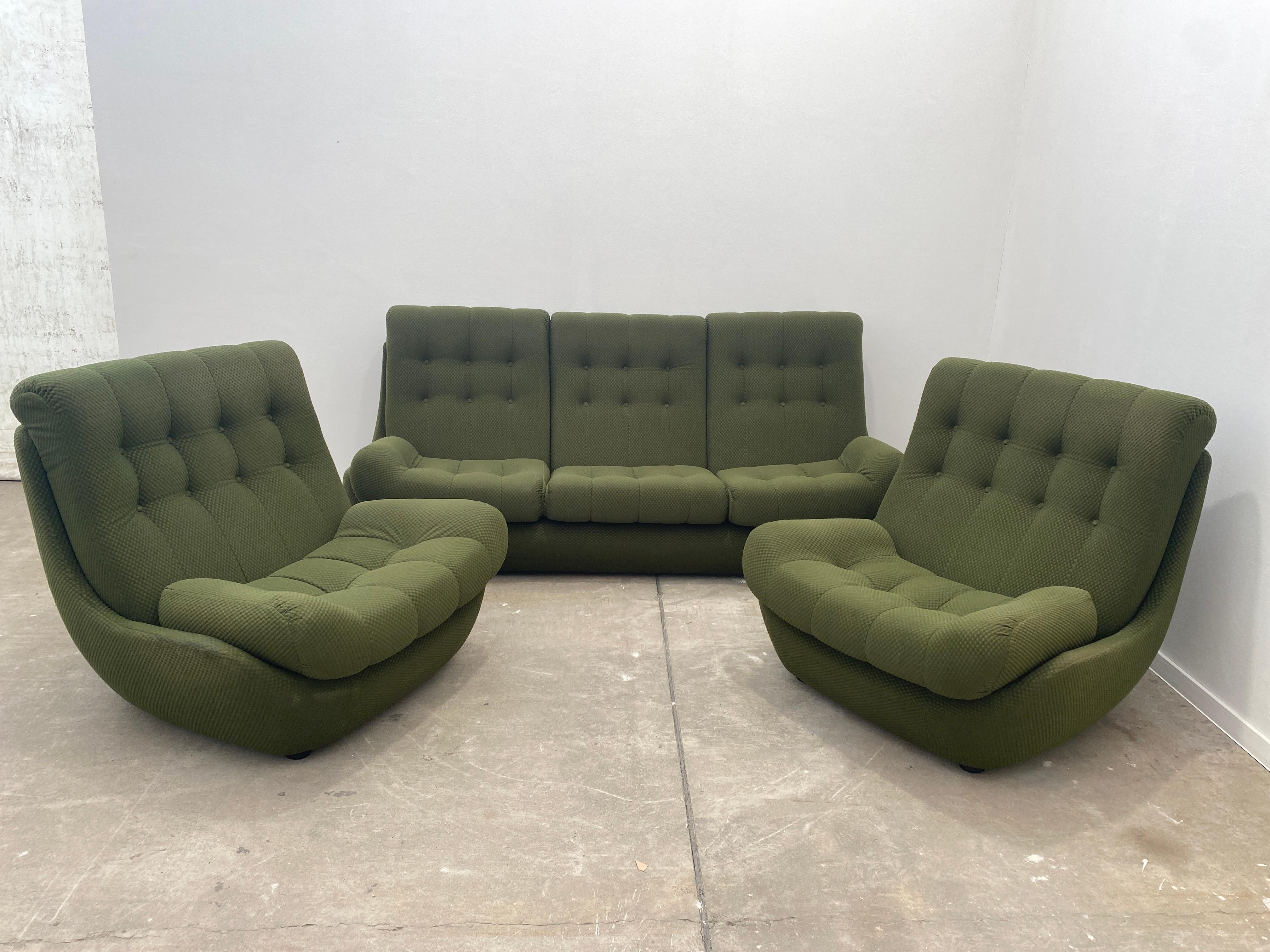 Eastern Bloc Vintage Living Room Set by Jitona, Czechoslovakia, 1970s In Good Condition In Prague 8, CZ