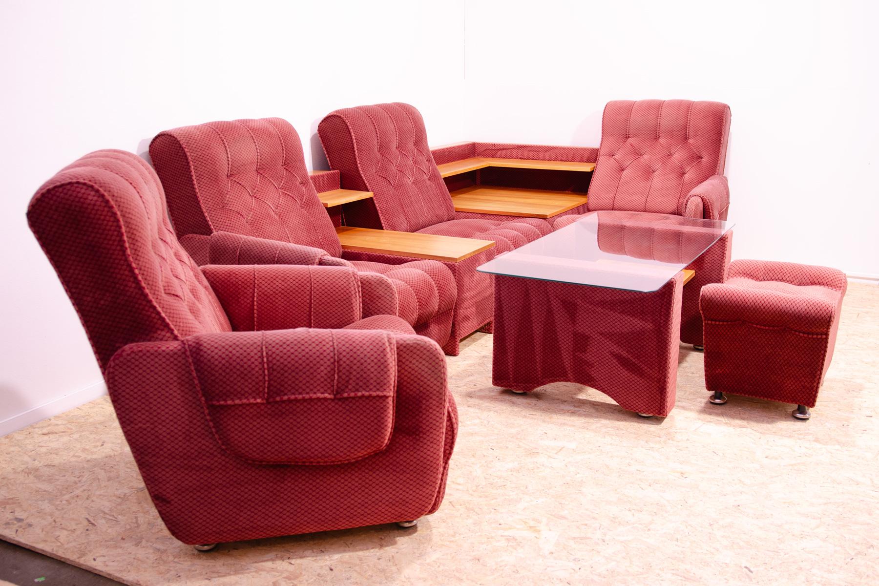 Eastern bloc Vintage living room set, Czechoslovakia, 1980´s In Good Condition For Sale In Prague 8, CZ