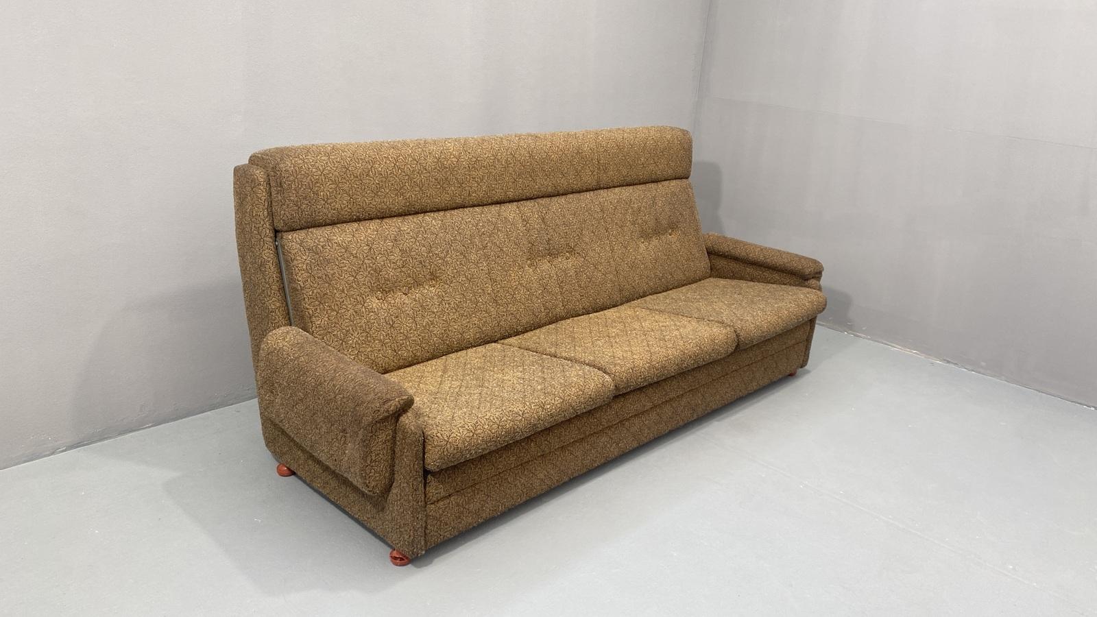 Eastern bloc Vintage sofa by Mier Topolčany, Czechoslovakia, 1970´s In Good Condition In Prague 8, CZ