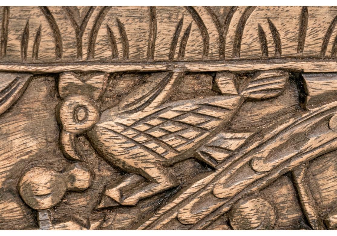 Legno Placca orientale intagliata con figure di genere in vendita