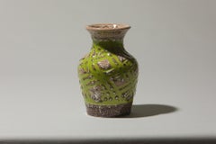 Osteuropäische Keramikvase, strukturierte Glasur mit säuregrünem Motiv, 1970er Jahre