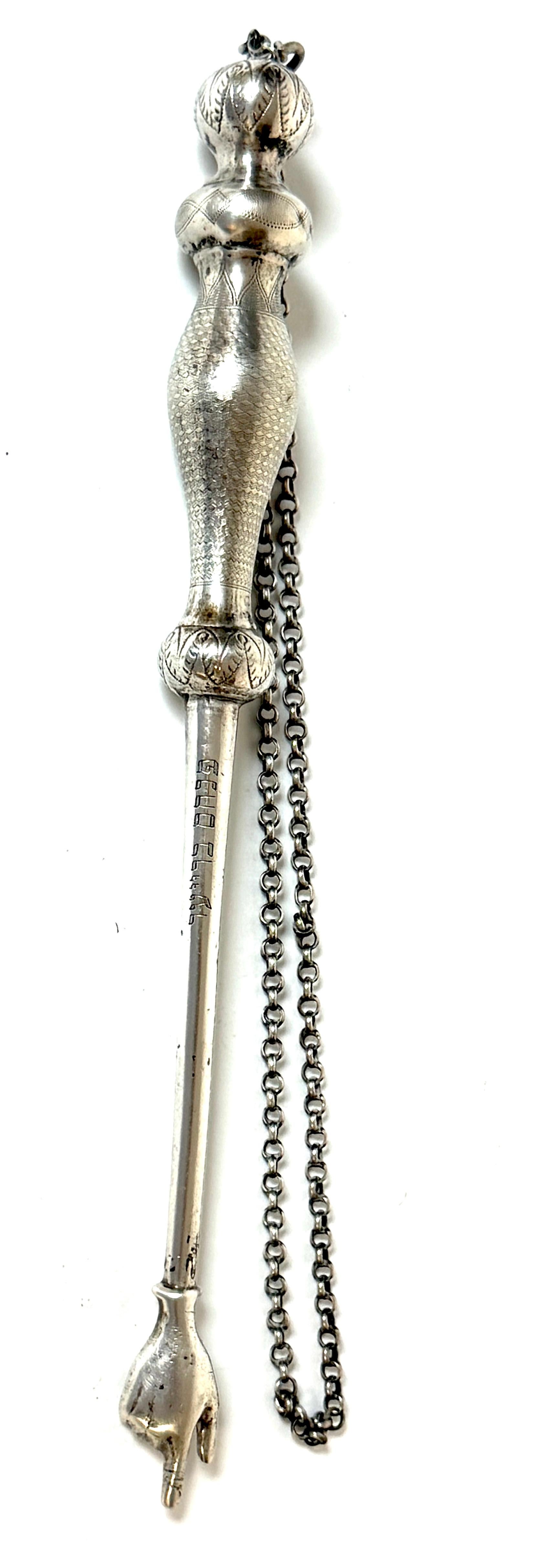 Europeo Puntatore per Torah (Yad) in argento dell'Europa orientale con iscrizione in ebraico, 1880-1920 in vendita