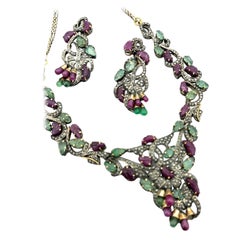 Eastern Inspired Rubin & Smaragd Beryll Blattmotiv Halskette Ohrringe Set