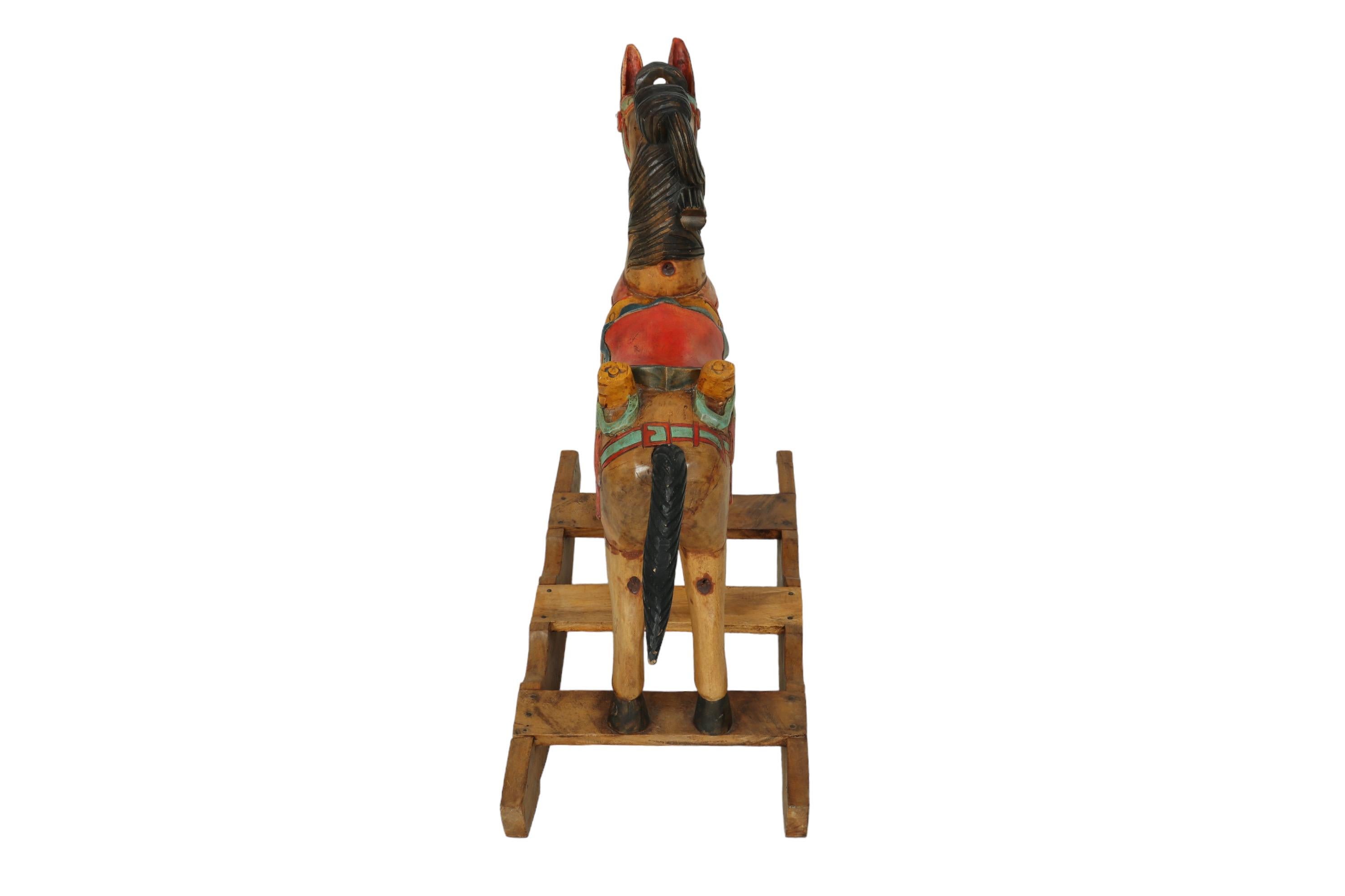Américain Cheval à bascule en bois sculpté Eastlake en vente