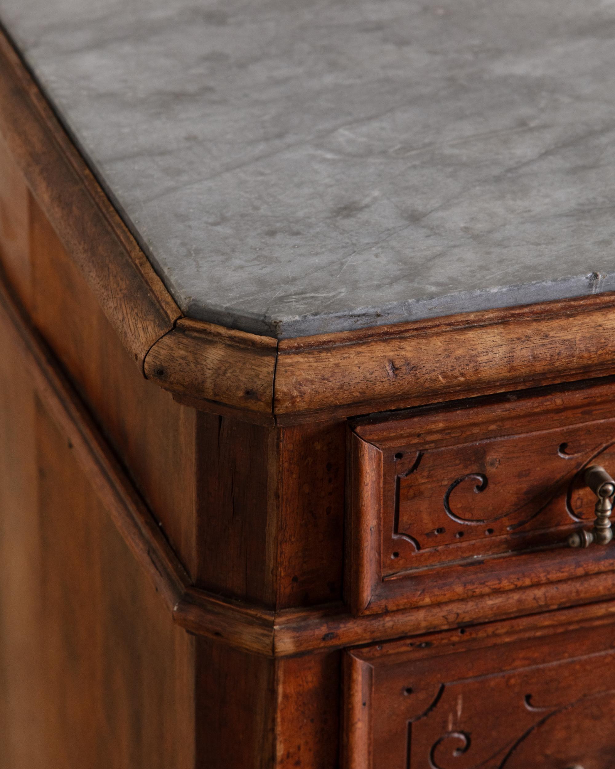 Commode à 4 tiroirs à dessus en marbre Eastlake, 19e siècle en vente 5