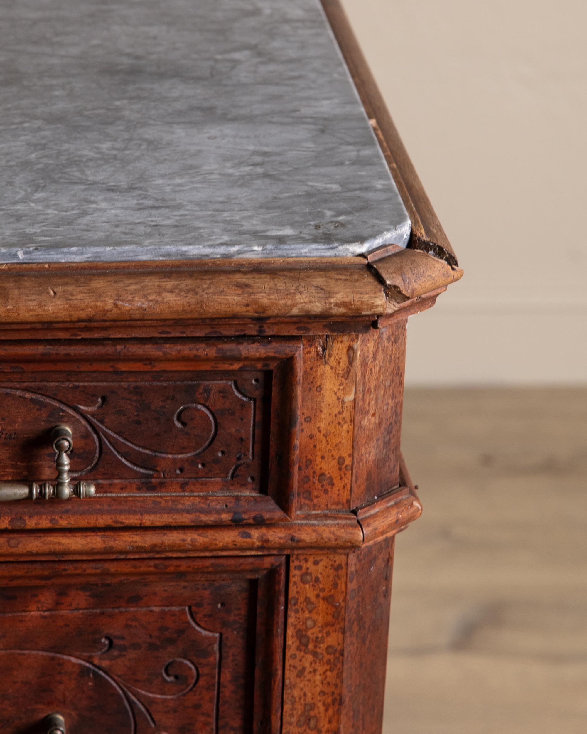 Commode à 4 tiroirs à dessus en marbre Eastlake, 19e siècle en vente 6