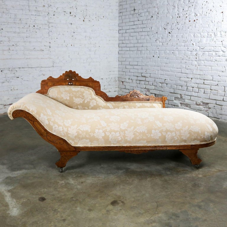 Eastlake Victorian Récamier Daybed Chaise Fainting Couch at 1stDibs