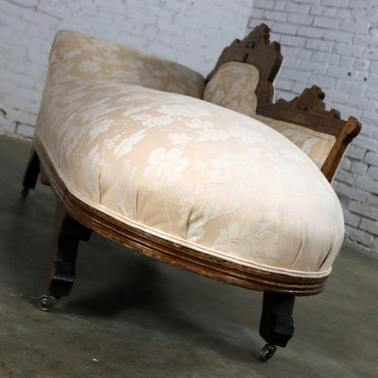 Eastlake Victorian Récamier Daybed Chaise Fainting Couch at 1stDibs