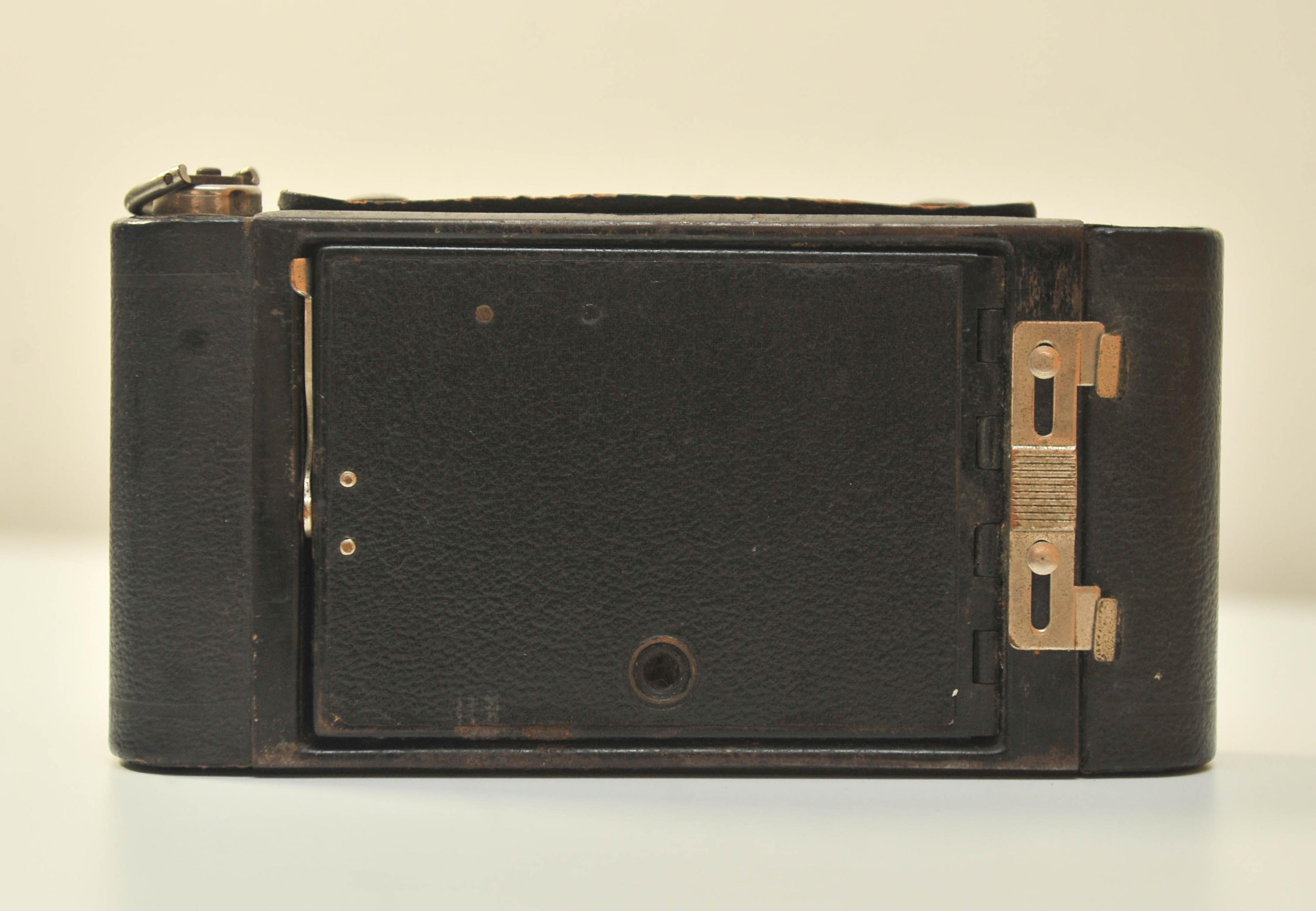 Eastman Kodak Co. Nr. 1 Tasche Kodak Jr. 120 Rollfilm, klappbar unter der Kamera 1910  im Angebot 4