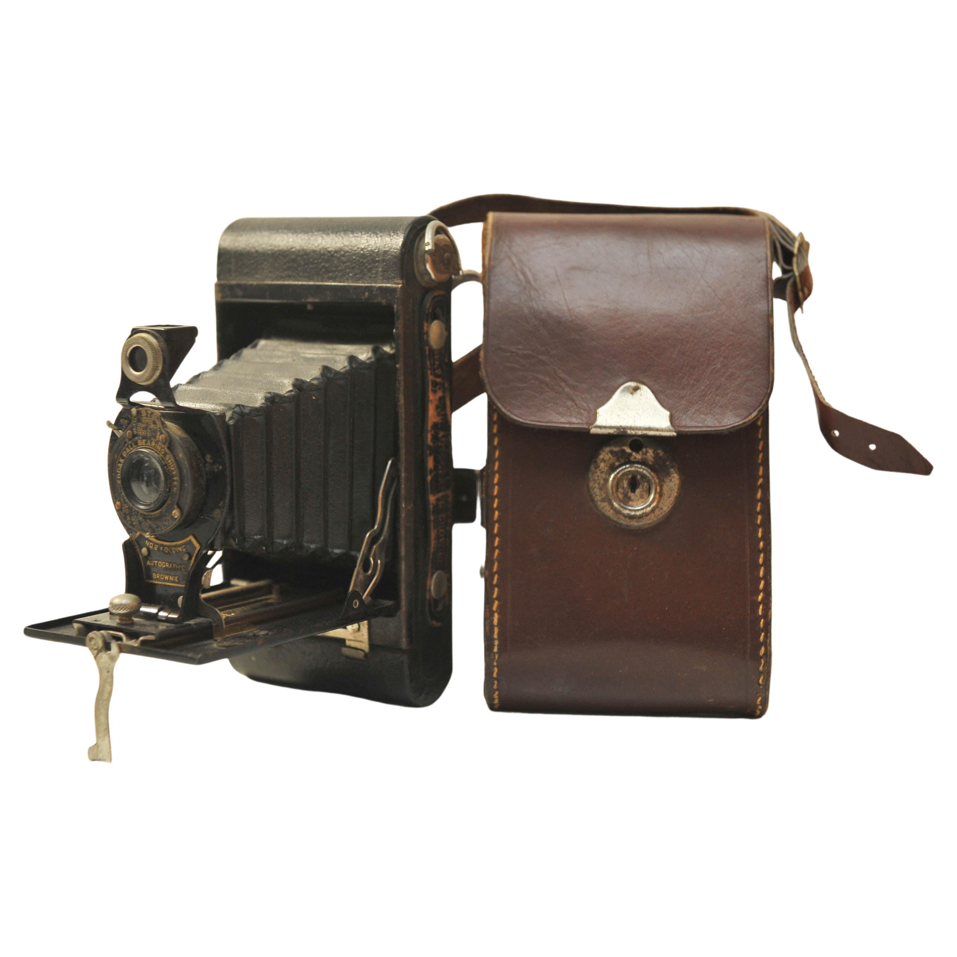 Eastman Kodak Co Nr. 1 Pocket Kodak Jr. 120 Roll Film Folding Below Kamera mit 112mm F6.3 Anastigmat Objektiv 

Hergestellt zwischen 1910-19

Nummer 36241, mit kugelgelagertem Verschluß

Hergestellt in Rochester, NY

No.1 Autographic Kodak Jr. ist