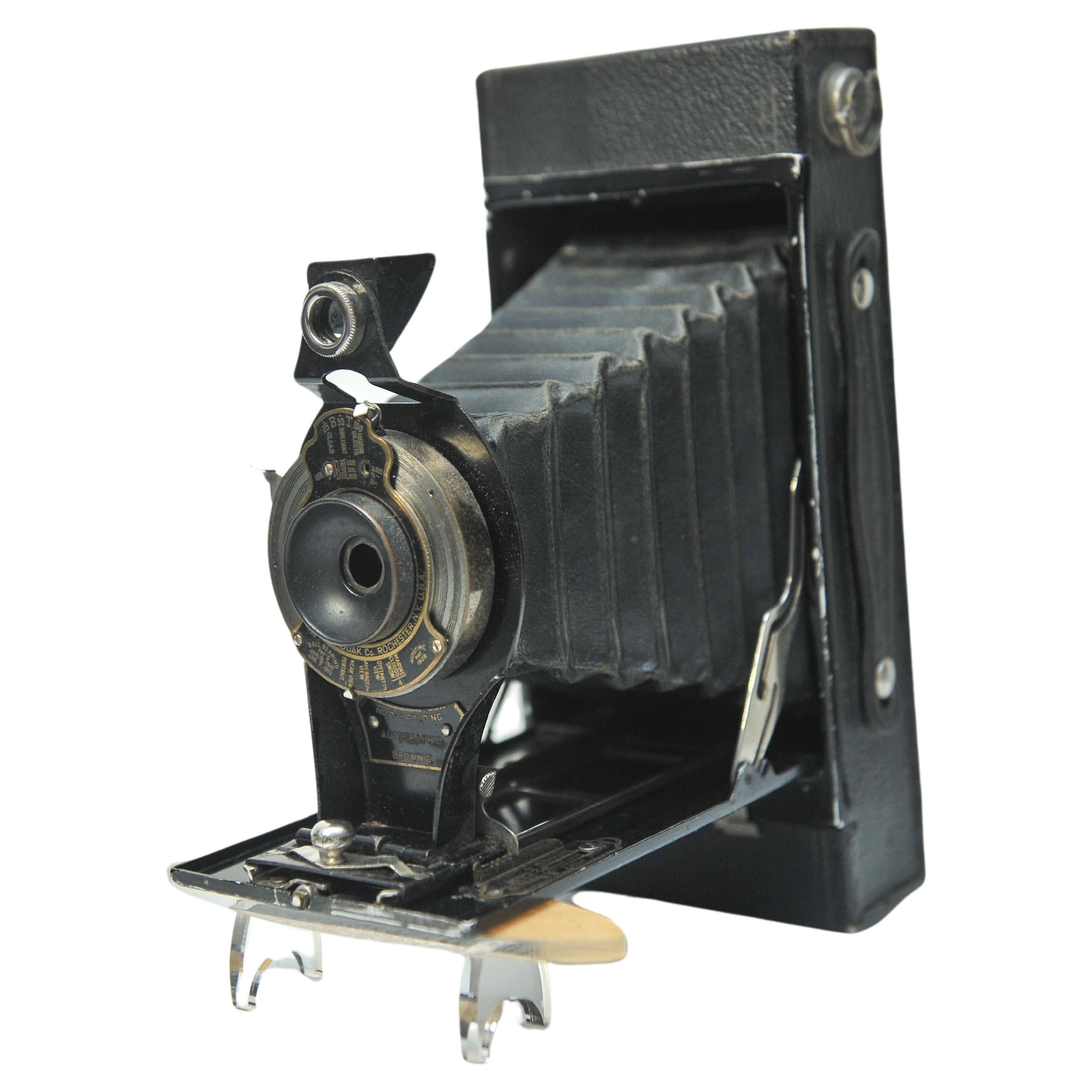 Art déco Eastman Kodak Co No. 2C Folding Autographic Brownie Folding Below Camera en vente