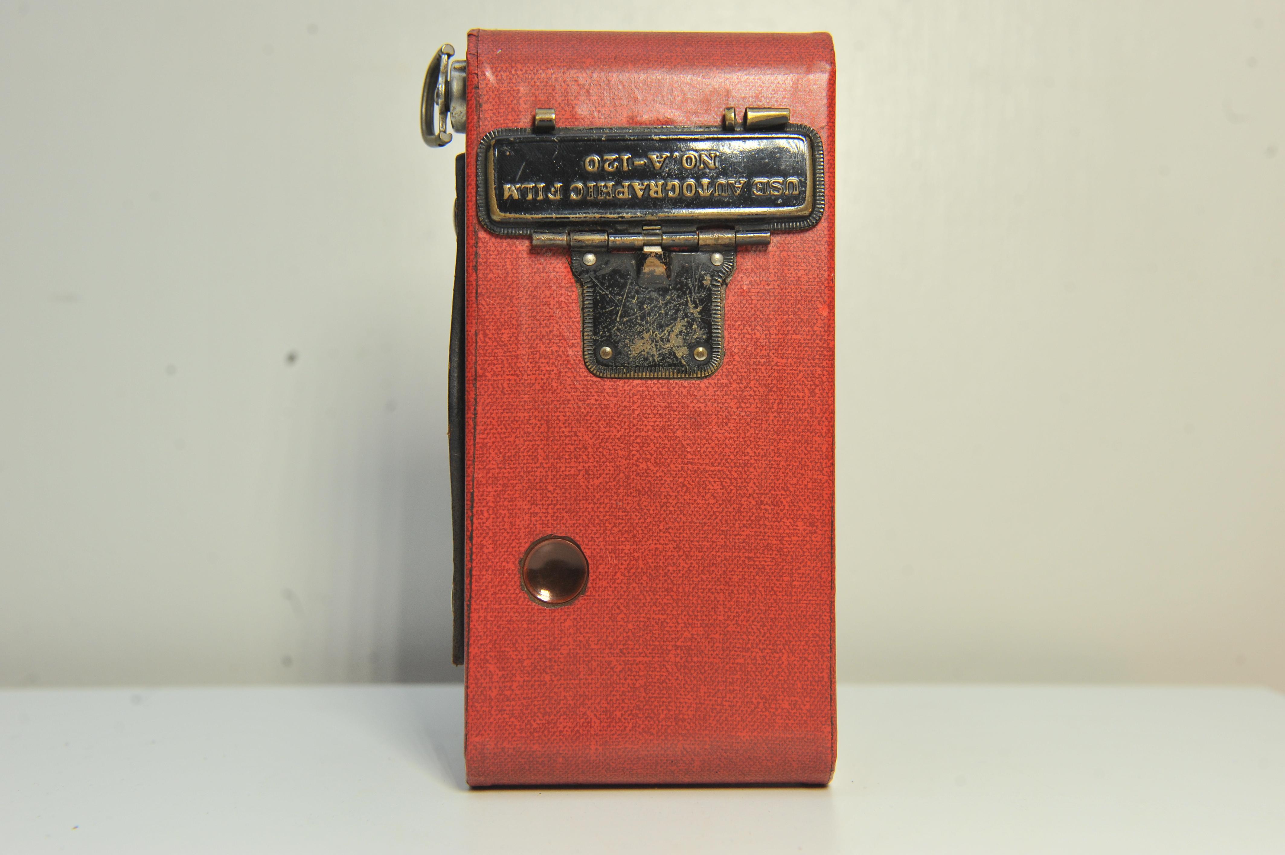 Metal Eastman Kodak No 2 Folding Autographic Brownie Folding Bellow Camera In Red For Sale