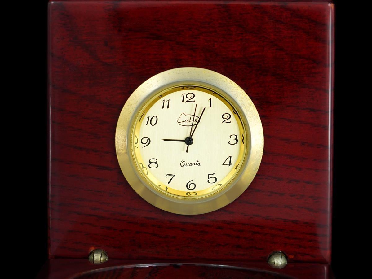 Reloj y Brújula Easton en caja de madera - Propiedad y uso de Jerry Lewis en Bueno estado para la venta en Suwanee, GA
