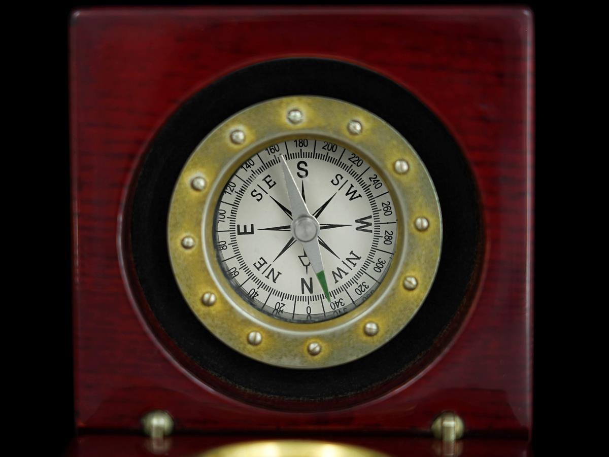 De los hombres Reloj y Brújula Easton en caja de madera - Propiedad y uso de Jerry Lewis en venta