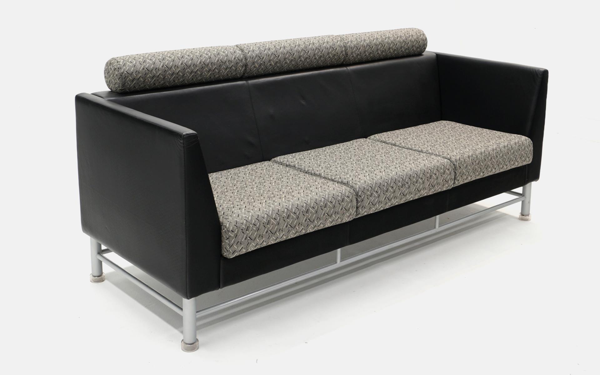 Post-Modern Eastside Sofa by Ettore Sottsass for Knoll, 1980s, All Original, Ready to Use For Sale