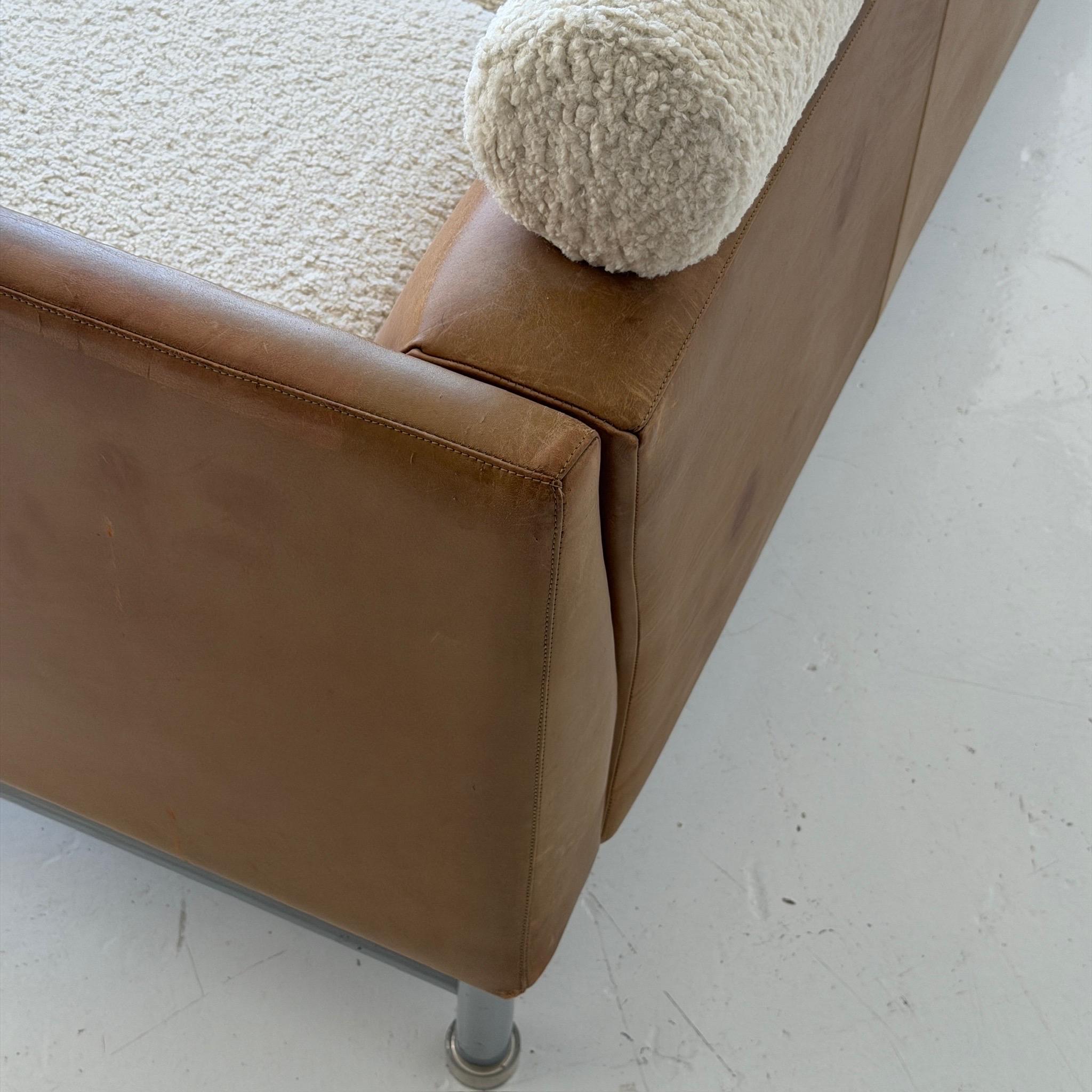 Sofá Eastside de Ettore Sottsass para Knoll Cuero en venta