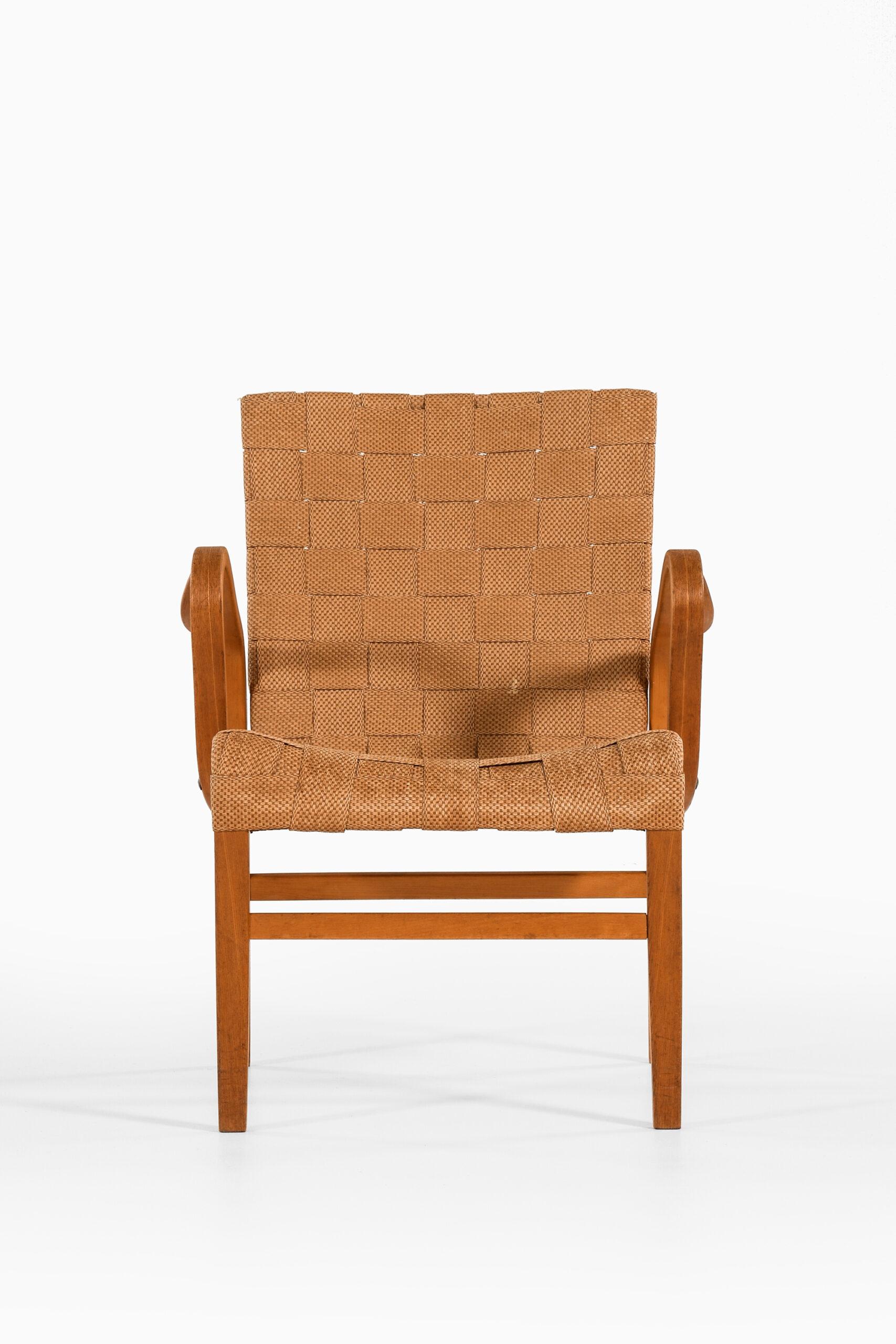Rare easy chair attributed to Elias Svedberg. Produced by Ferdinand Lundquist in Göteborg, Sweden.