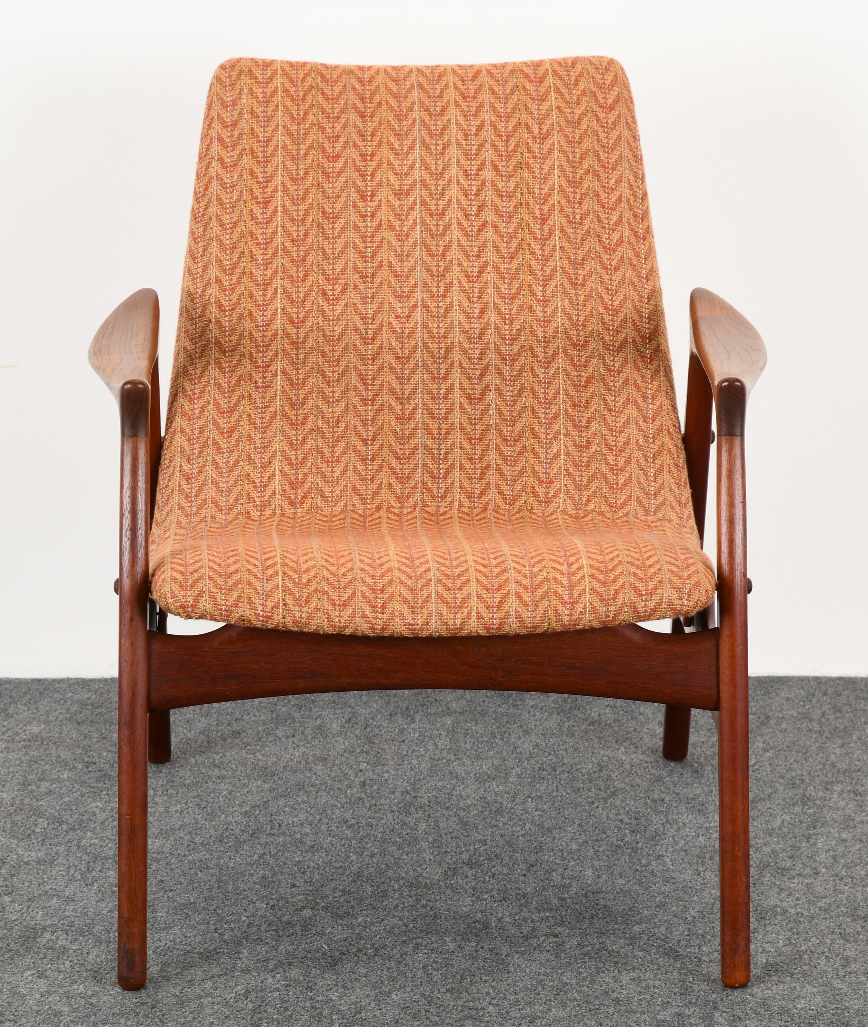 A rare teak easy chair by Arne Hovmand-Olsen for Mogens Kold, 1958. The chair is in very good condition with original fabric. 

Dimensions: 30.5
