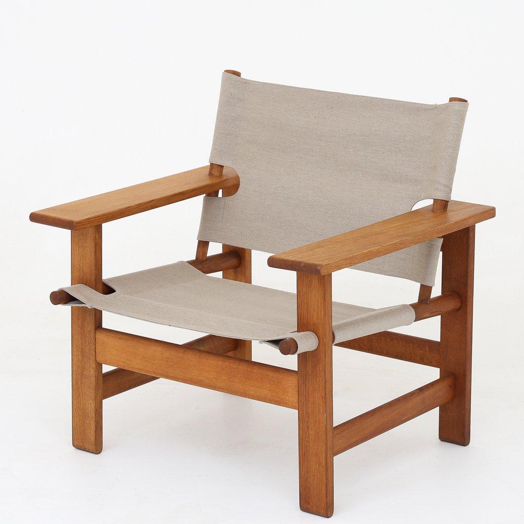 BM 2231, easy chair in patinated oak and new washed canvas. Maker Fredericia Furniture.