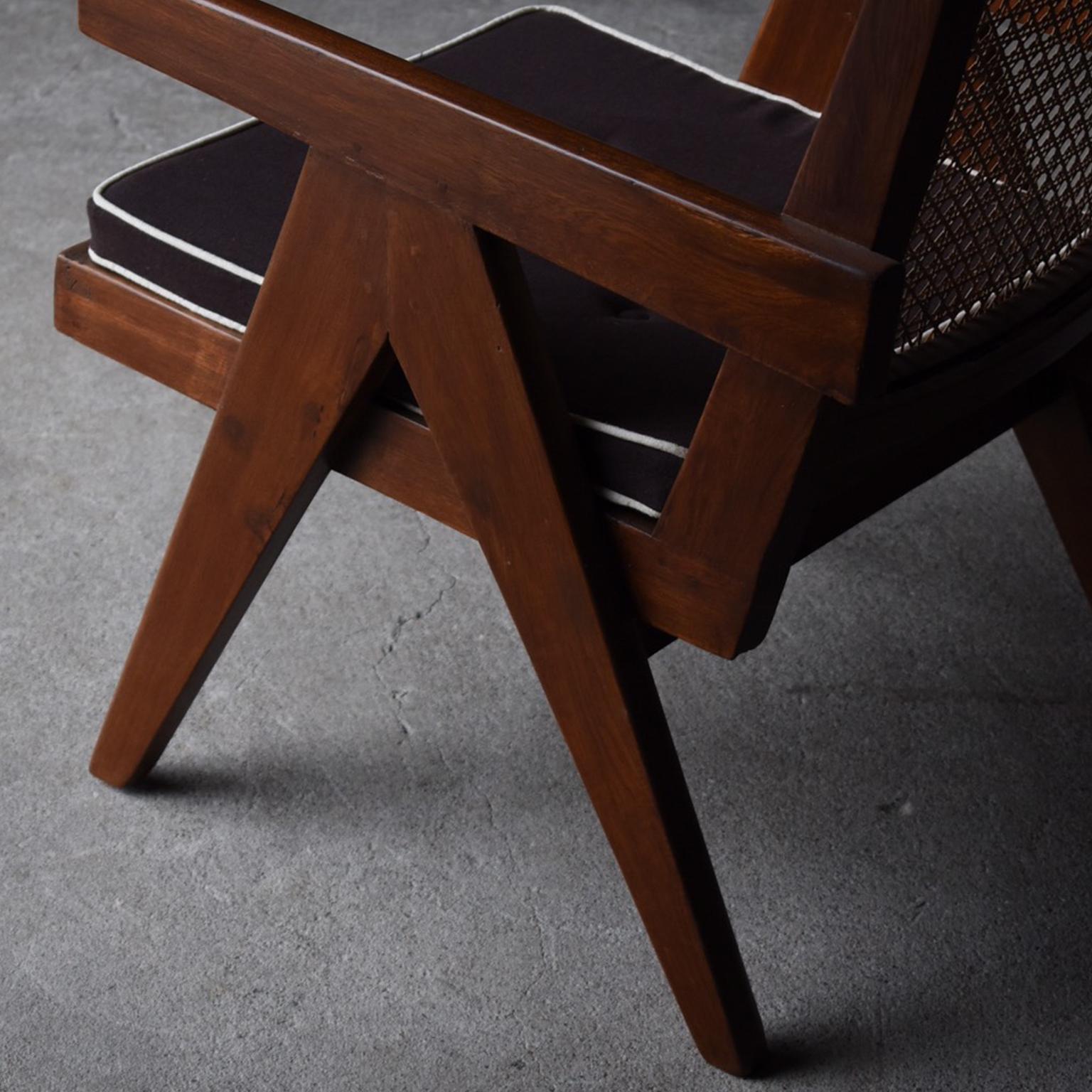 Indien Fauteuil Easy Chair de Pierre Jeanneret en vente
