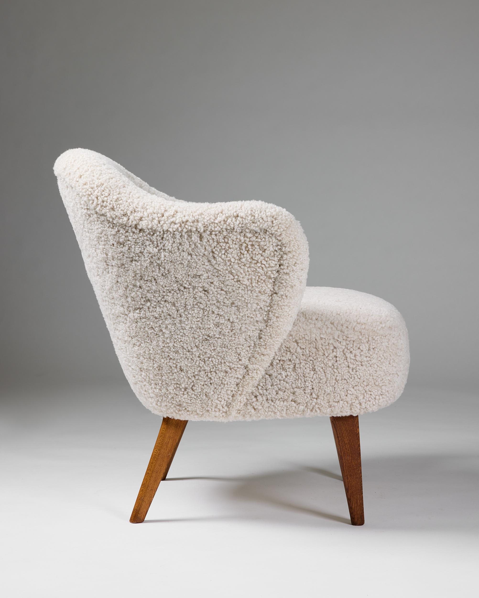 Sheepskin Easy Chair designed by Flemming Lassen Denmark, 1950s For Sale