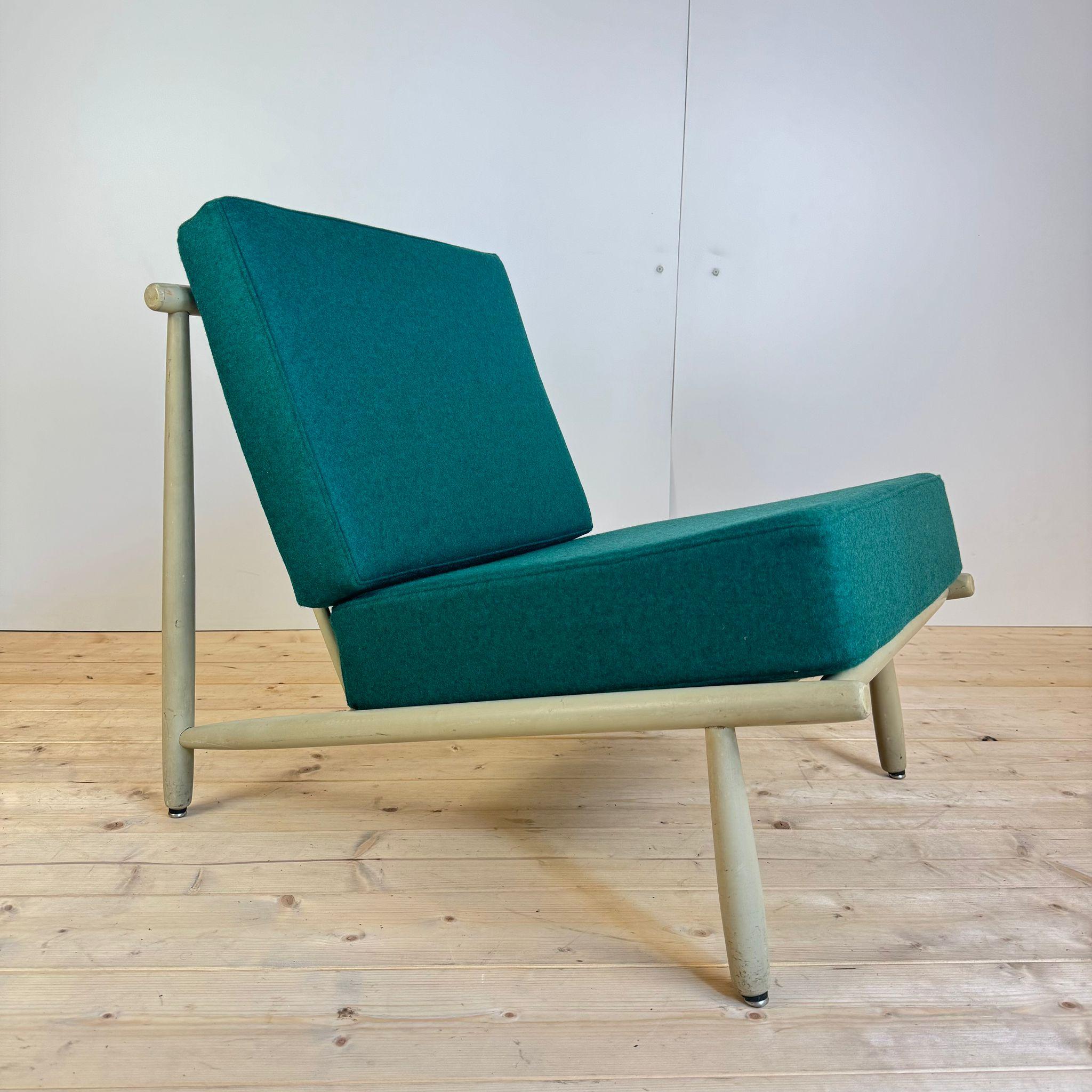 Easy chair 