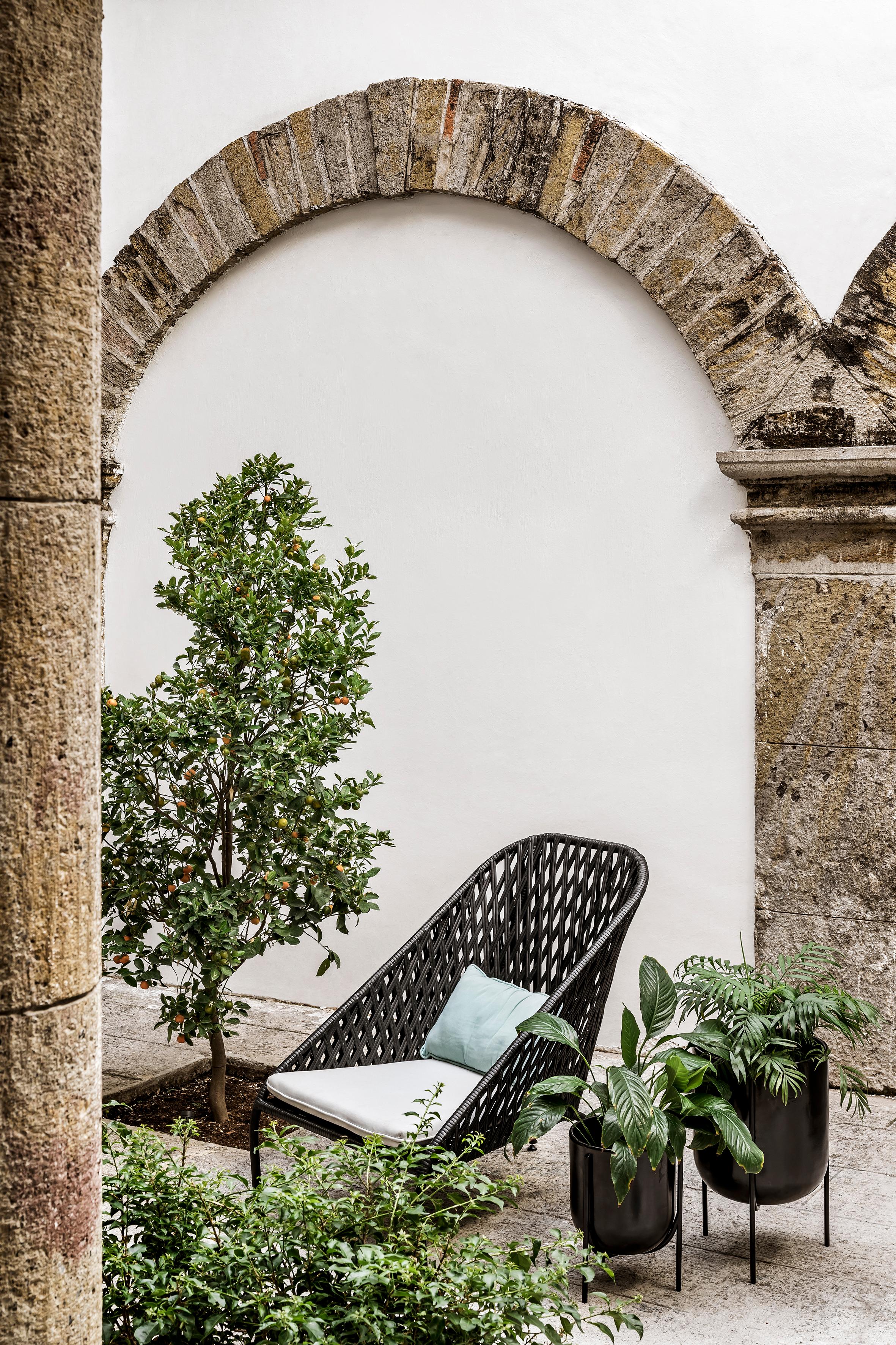 Mexican Easy Chair for Exterior Use with Hand Weaved Aluminium Structure For Sale