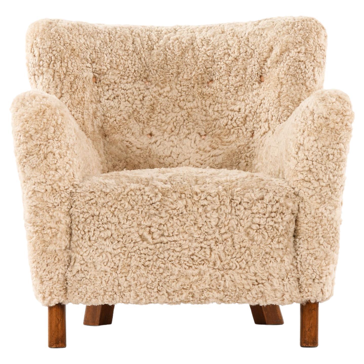 Easy Chair in Beech and Newly Reupholstered in Sheepskin by Fritz Hansen, 1938 en venta