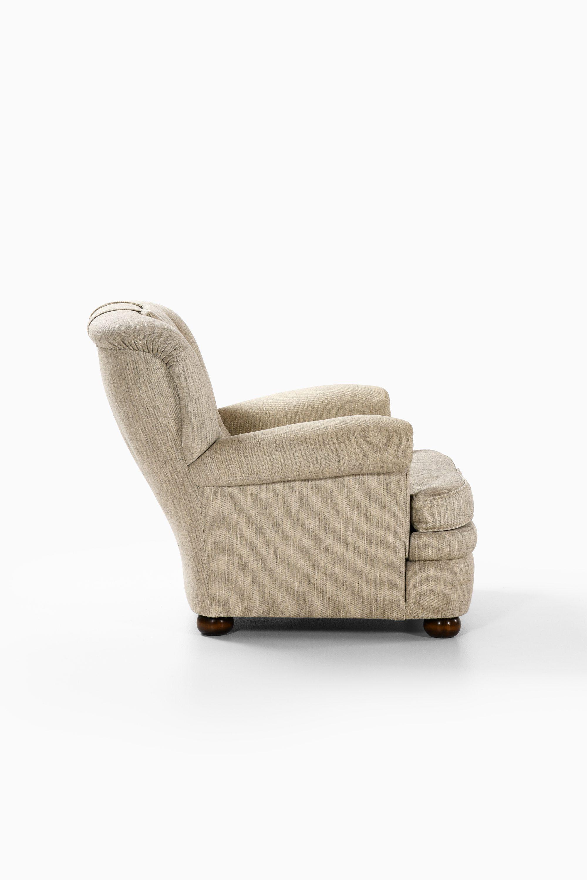 Scandinavo moderno Sedia Easy Chair in Beeche e tessuto originale di Josef Frank, 1934 in vendita